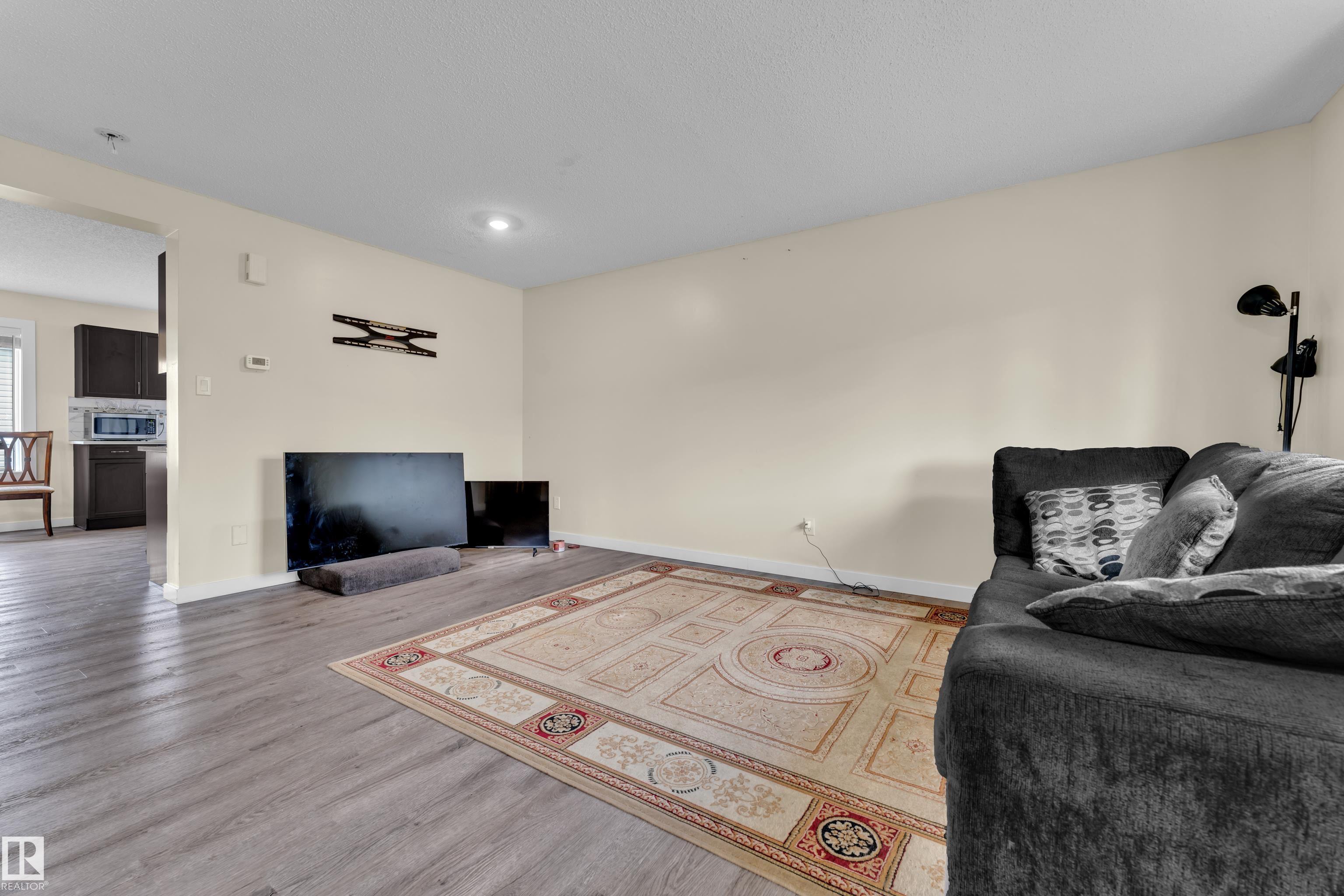 Picture for 2362 29A AV NW