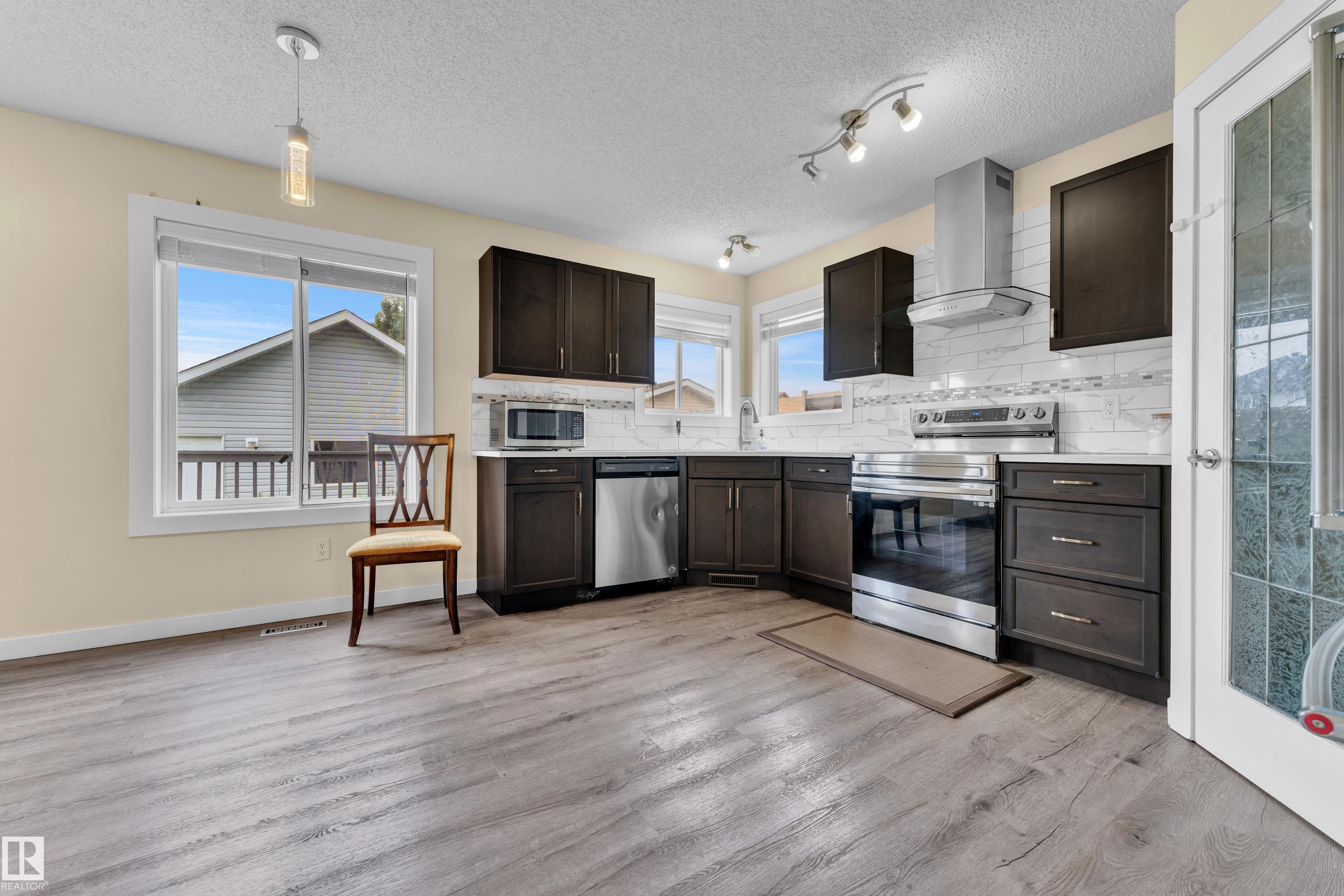 Picture for 2362 29A AV NW