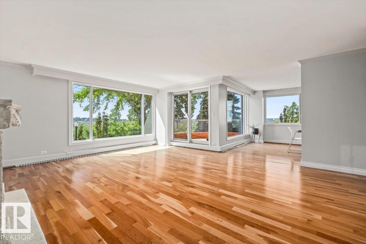 Photo 5 at 202 - 10010 119 Street NW, Wîhkwêntôwin, Edmonton