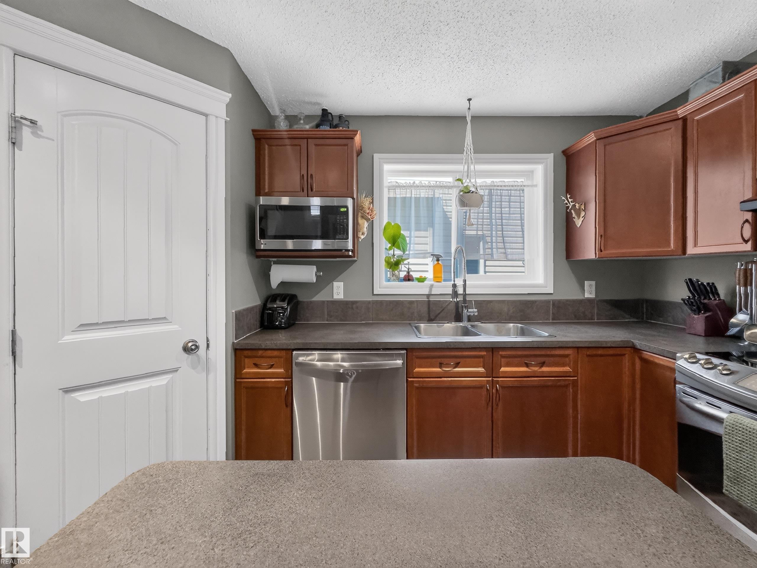 Photo 13 at 423 Summerton Crescent, Summerwood, Sherwood Park