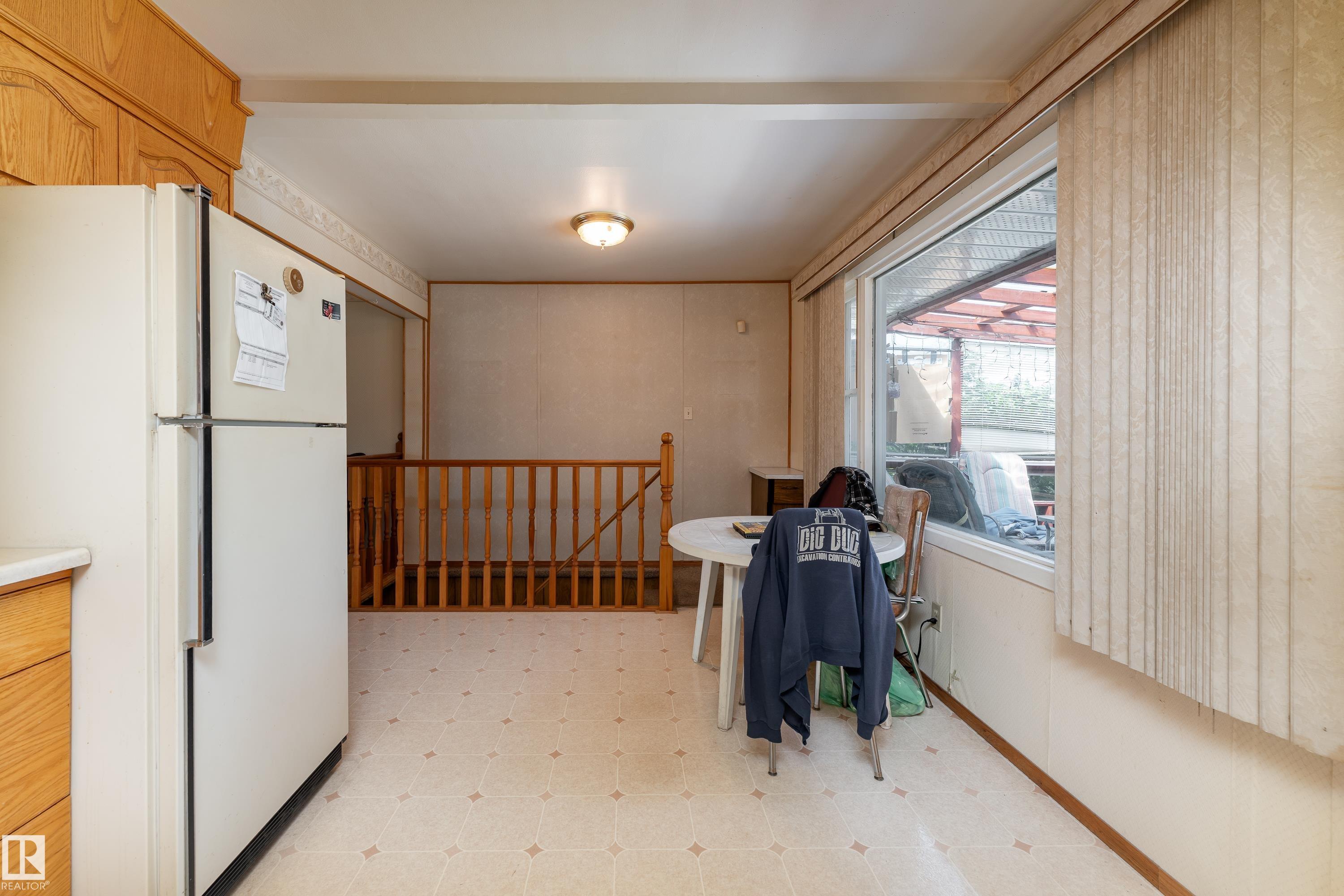 https://zimg.paragon.ice.com/ParagonImages/Property/PM/RAE/225412396/14/0/0/712ee7effc8587518656531b25396ced/1/09f166ab5e5012307974a61232f91d37/225412396-738c1bf3-b275-40a2-af11-95aad25edf50.JPG
