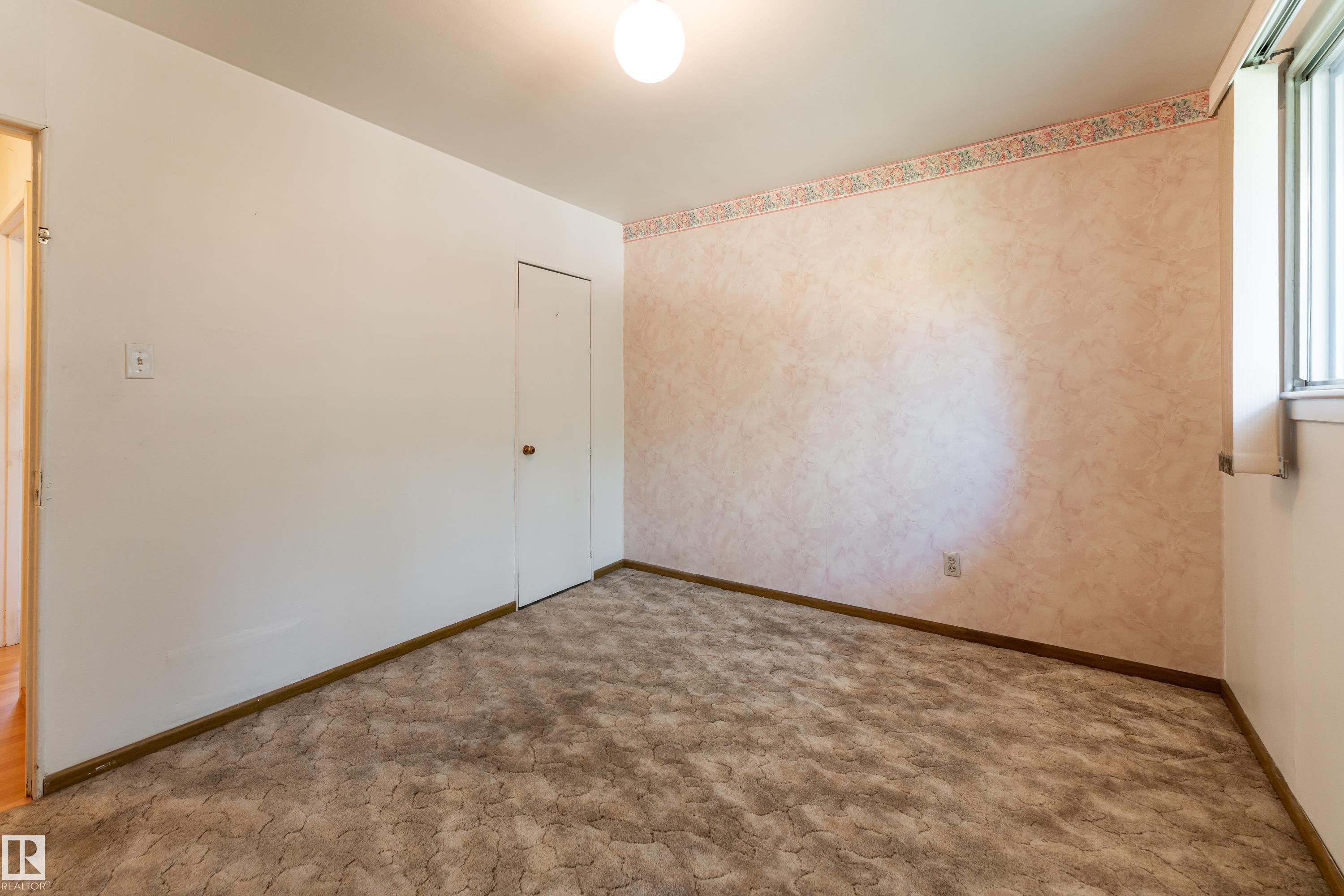 https://zimg.paragon.ice.com/ParagonImages/Property/PM/RAE/225412396/20/0/0/9d75efb23a7ad5271fa9e67cdc0ccc3e/1/09f166ab5e5012307974a61232f91d37/225412396-80ffb747-5a83-4558-ae37-432c13184ce1.JPG