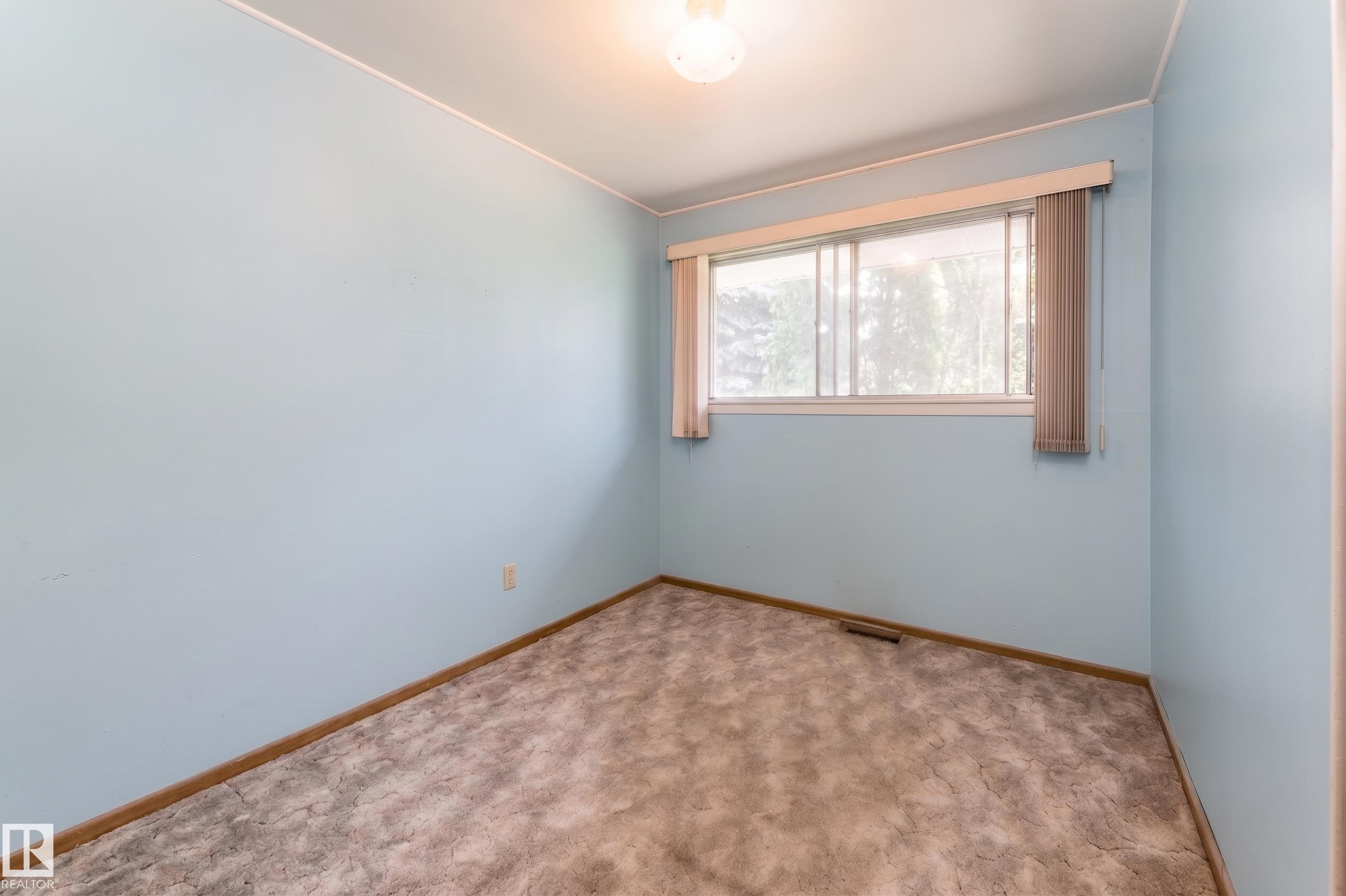 https://zimg.paragon.ice.com/ParagonImages/Property/PM/RAE/225412396/22/0/0/a3aba93d2a7568a0704ae5368be3c6f2/1/09f166ab5e5012307974a61232f91d37/225412396-12192f53-1a51-47cf-b25e-4d18c80becb7.JPG