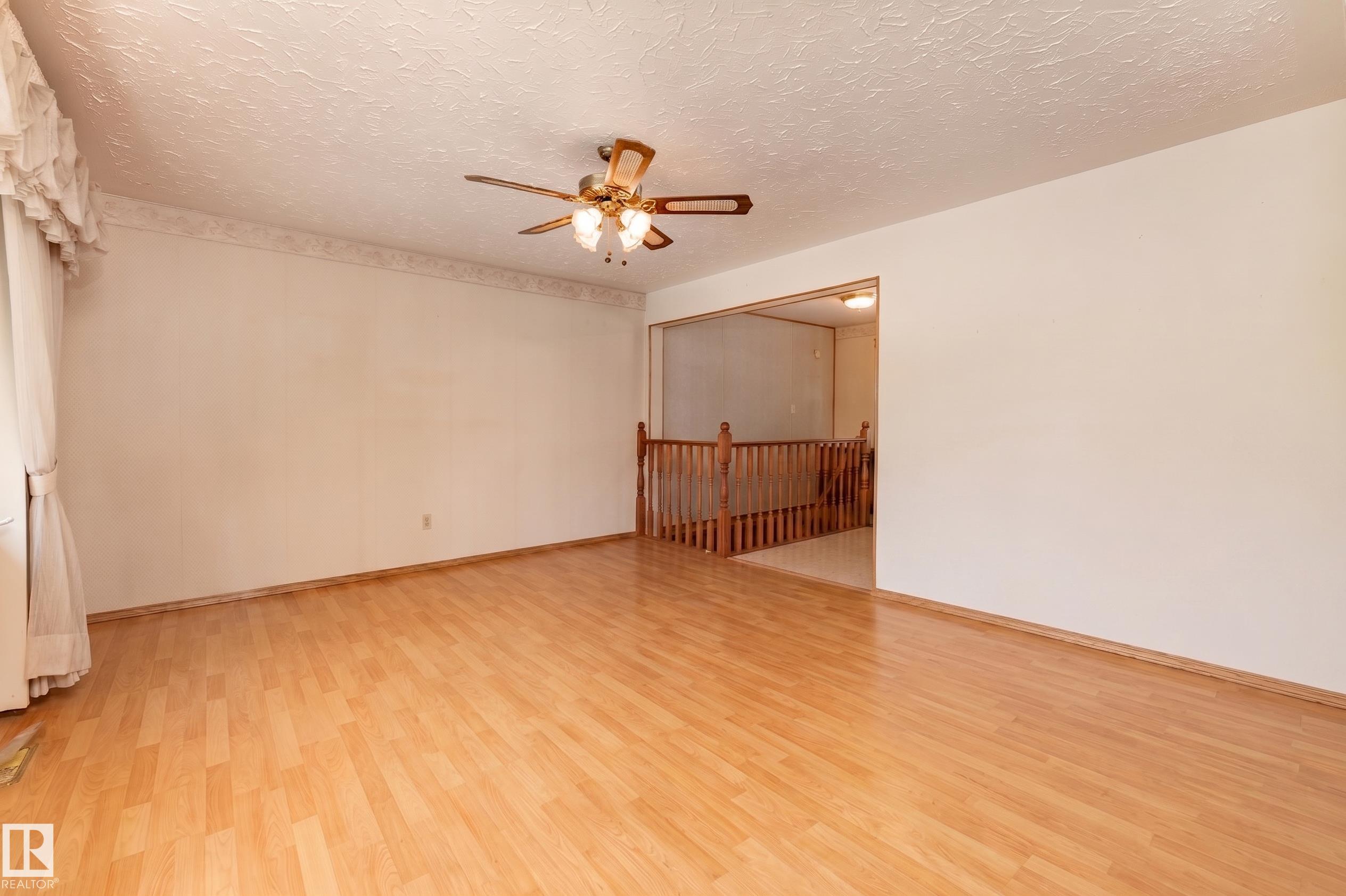 https://zimg.paragon.ice.com/ParagonImages/Property/PM/RAE/225412396/3/0/0/1075f66147382610277551226ddb9b42/1/09f166ab5e5012307974a61232f91d37/225412396-b40db752-13fa-4ee0-8c71-cc538b22201b.JPG