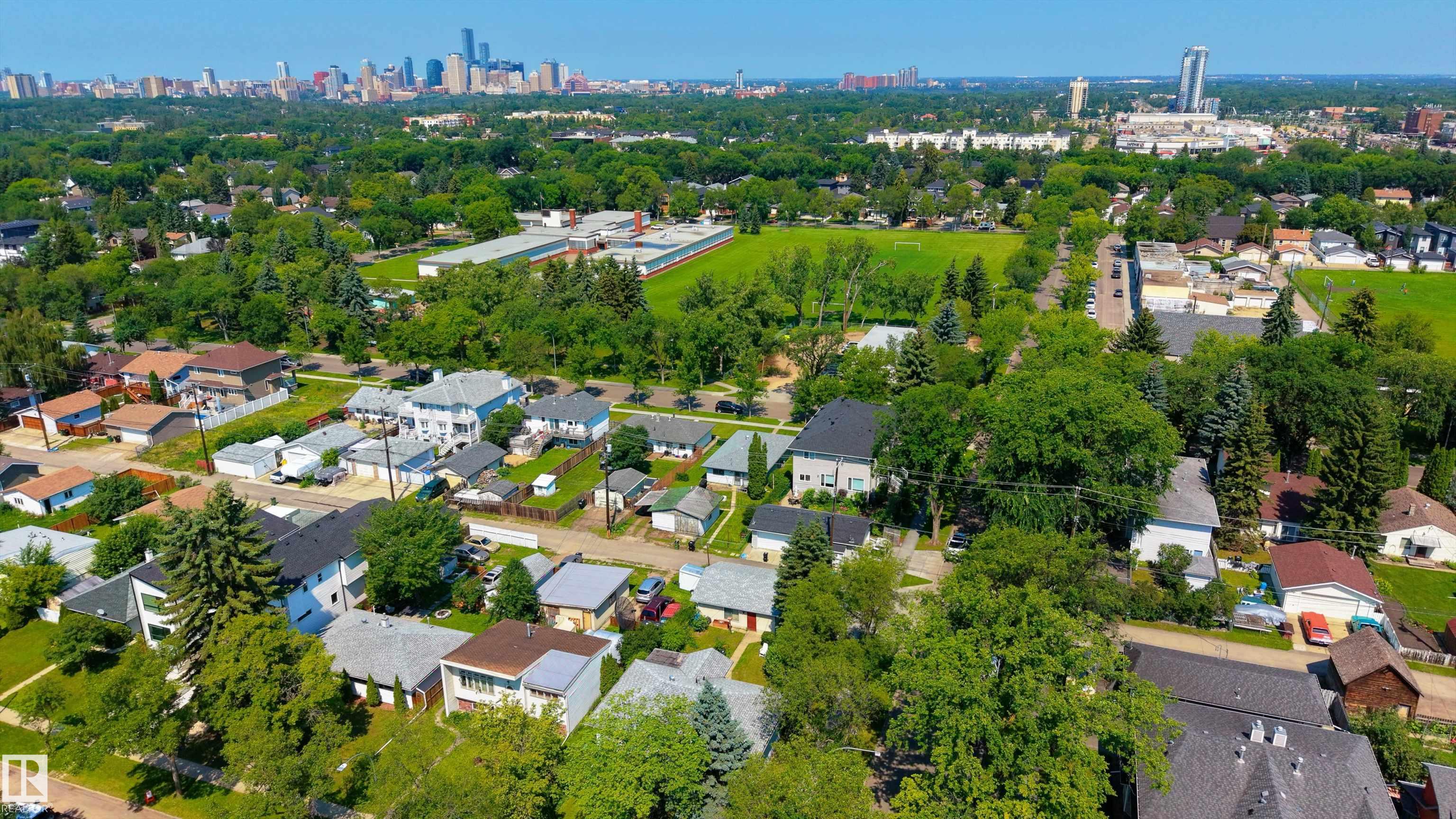 https://zimg.paragon.ice.com/ParagonImages/Property/PM/RAE/225412396/39/0/0/5e768843462bc913e6d64f13dec5ed52/1/09f166ab5e5012307974a61232f91d37/225412396-9c9d7a7d-bc22-470d-8b08-c96024180184.JPG