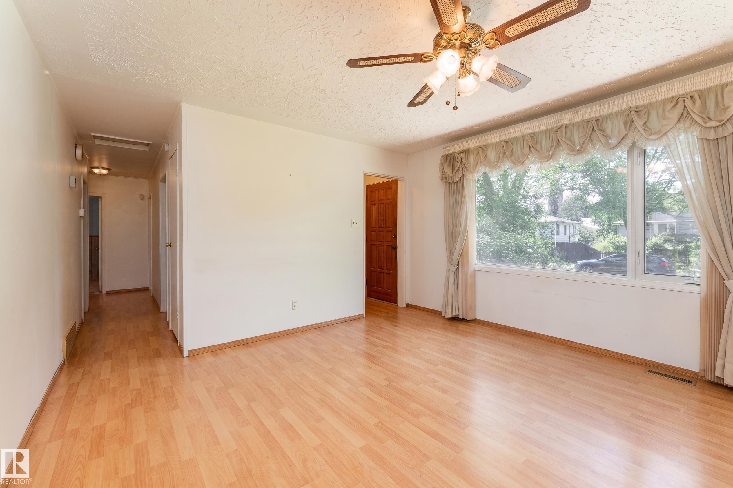 https://zimg.paragon.ice.com/ParagonImages/Property/PM/RAE/225412396/8/0/0/b601c110f526c9a7459a81d68ecdd8b2/1/09f166ab5e5012307974a61232f91d37/225412396-01fe7717-bacb-462d-b32d-8640f37a389c.JPG
