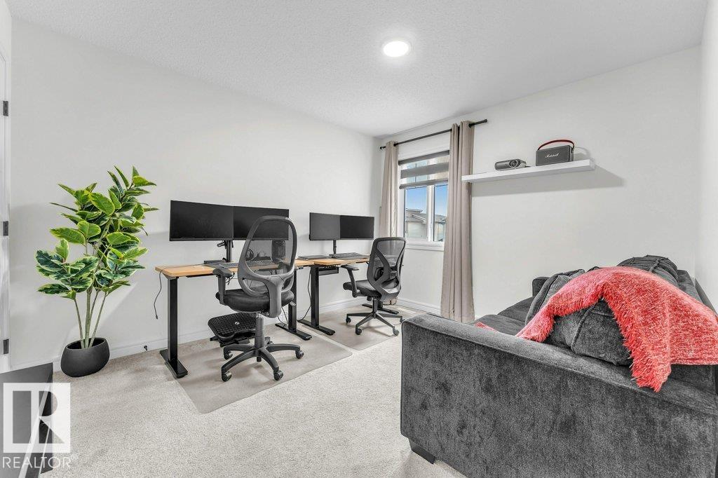 https://zimg.paragon.ice.com/ParagonImages/Property/PM/RAE/225412398/19/0/0/8ffe3645629b1d44acd7c0b1a556ff04/1/da4e415b7316065c730304050c09d876/225412398-FF9B9962-A46F-4DF6-9E8E-071B4A114400.JPG