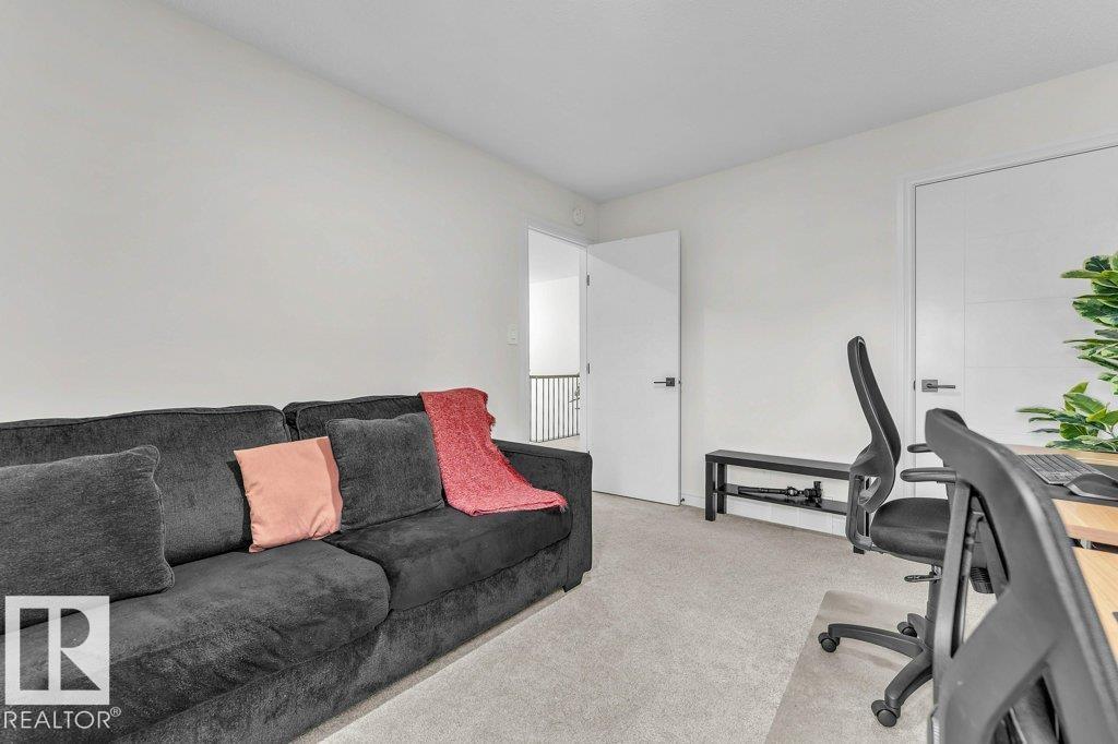 https://zimg.paragon.ice.com/ParagonImages/Property/PM/RAE/225412398/22/0/0/d8ba4bf016afe7adbe76f693ff9809cd/1/da4e415b7316065c730304050c09d876/225412398-0D5AC6A8-C00B-4CF0-8BFD-E1EF9B15AFBF.JPG
