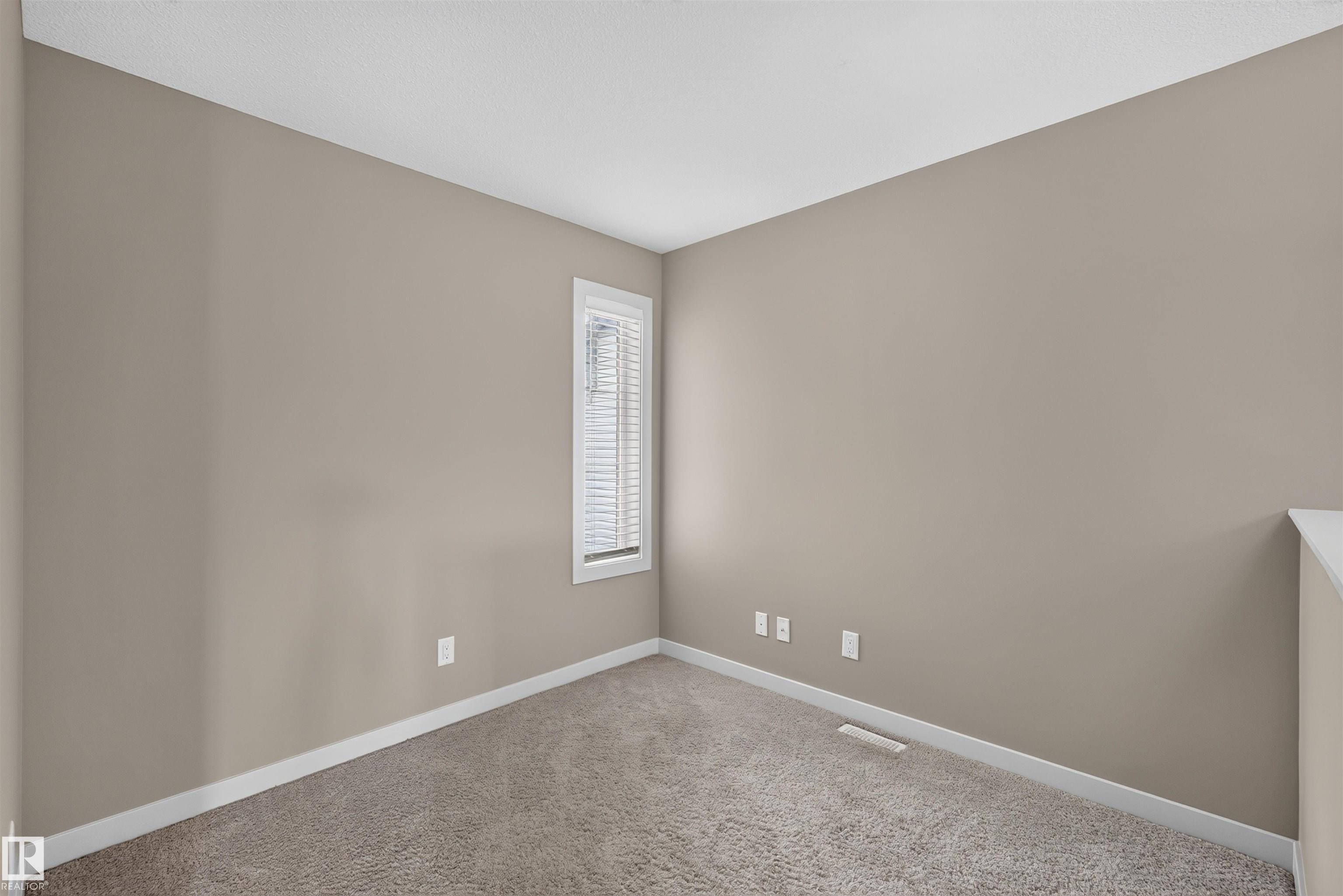 https://zimg.paragon.ice.com/ParagonImages/Property/PM/RAE/225412410/16/0/0/5175bb5b48292cfb1dffc9dd41d7d668/1/667d54030cb0635c6b08534ea24a8fe2/225412410-1ab062f3-6f71-4df5-bfb7-311025136944.JPG