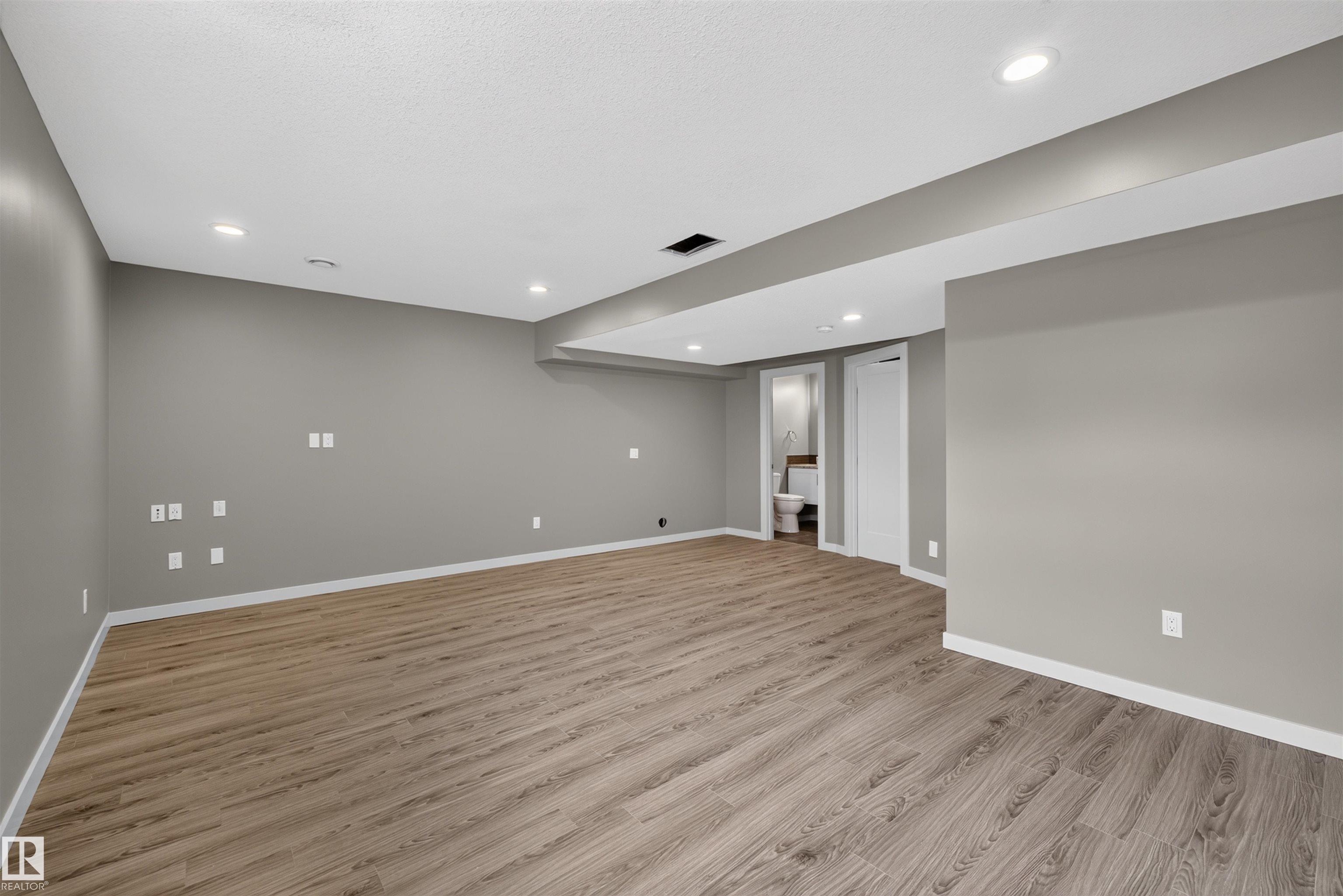 https://zimg.paragon.ice.com/ParagonImages/Property/PM/RAE/225412410/29/0/0/11eaf14c9f7c1d1444ce5a71c0866596/1/667d54030cb0635c6b08534ea24a8fe2/225412410-ee989006-ce37-4983-b568-a3d608a1878d.JPG