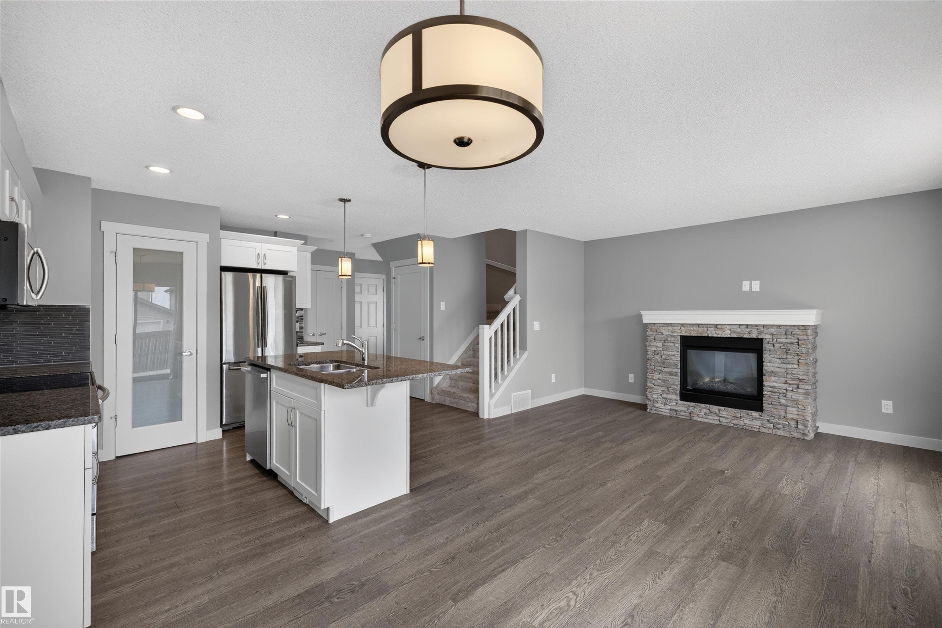https://zimg.paragon.ice.com/ParagonImages/Property/PM/RAE/225412410/8/0/0/5b762ebc3e851cf2e0cd52a08a410344/1/667d54030cb0635c6b08534ea24a8fe2/225412410-76378d25-78f5-4159-924f-3a8a417a64f9.JPG