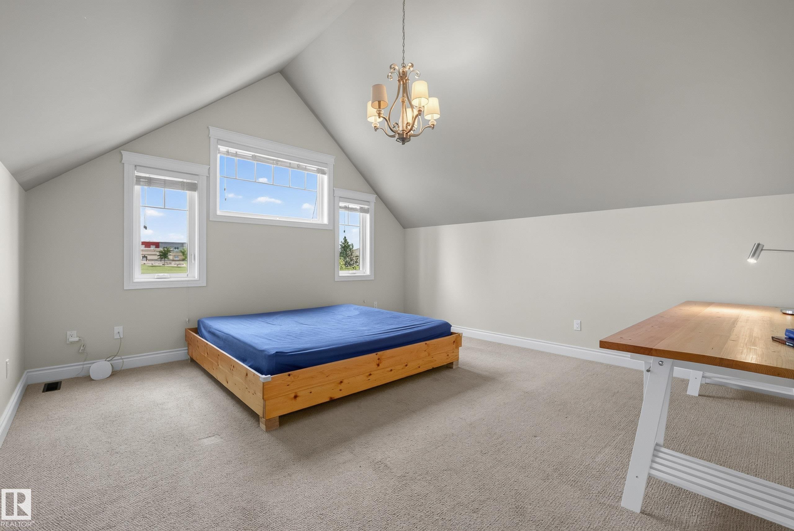 https://zimg.paragon.ice.com/ParagonImages/Property/PM/RAE/225412413/30/0/0/e6005f491db0861266ecc7bdb598492e/1/1672f03ad8bf623b7f3e371cb9b7ee72/225412413-6e674116-08f5-46f1-b25b-589c9bf7af0b.JPG