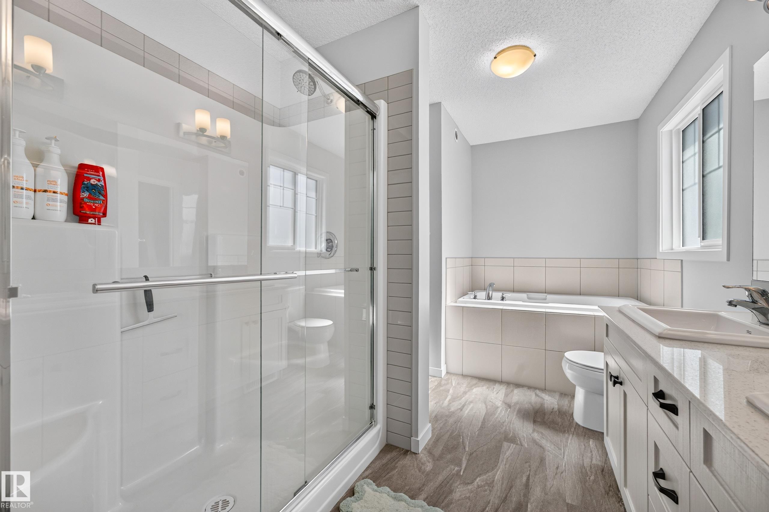 https://zimg.paragon.ice.com/ParagonImages/Property/PM/RAE/225412467/33/0/0/dc5c190be7081a95c3941e88573095d5/1/98aaeaf61cd3eb0a4cfd8b8259cd8bd2/225412467-CC538C81-73A7-41E7-9F1F-B7E2C2067496.JPG