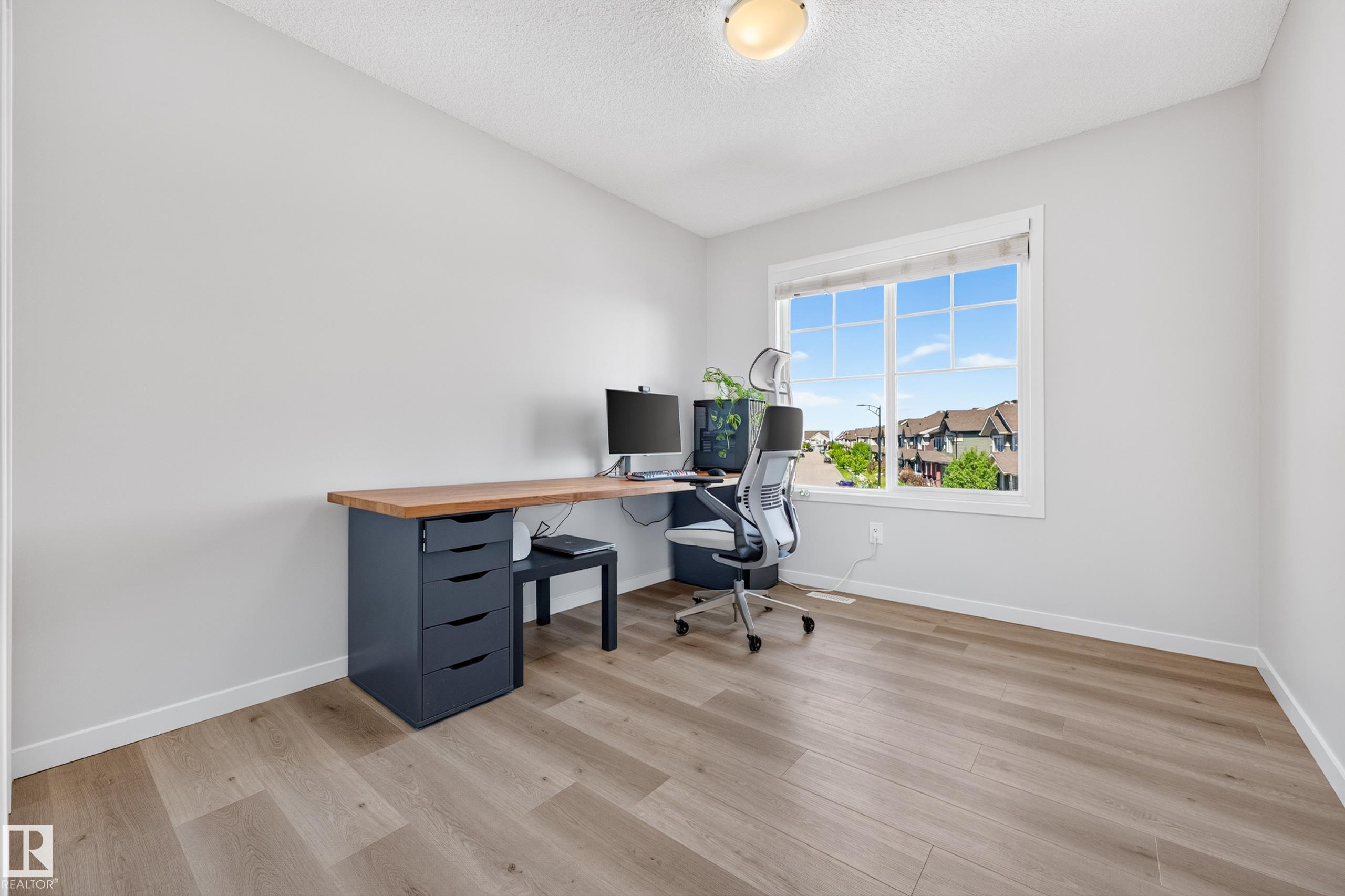 https://zimg.paragon.ice.com/ParagonImages/Property/PM/RAE/225412467/38/0/0/b6039908008ae198a490c7f2f28adfdf/1/98aaeaf61cd3eb0a4cfd8b8259cd8bd2/225412467-751BD7F3-2638-4371-AE05-6D3F81CEC7DD.JPG