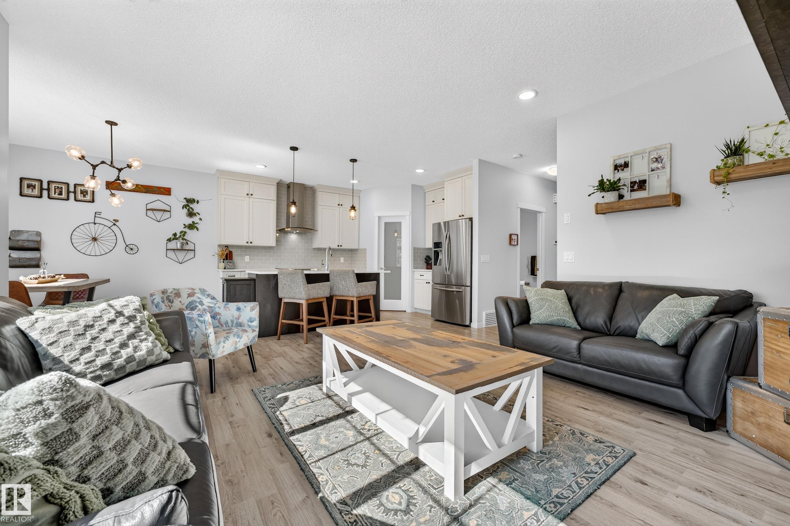https://zimg.paragon.ice.com/ParagonImages/Property/PM/RAE/225412467/9/0/0/d8ff690937890bc34f3c864d3eea4599/1/98aaeaf61cd3eb0a4cfd8b8259cd8bd2/225412467-DA276FE3-2427-414B-A60C-3F96EC26474C.JPG