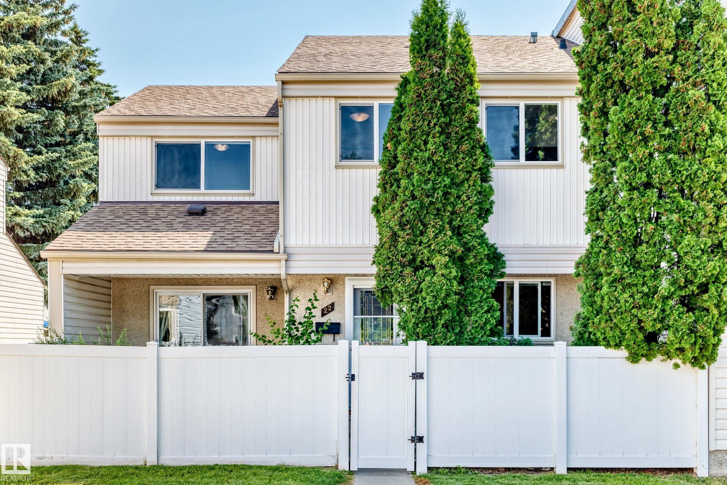 22 Woodvale Village NW, Greenview, Edmonton