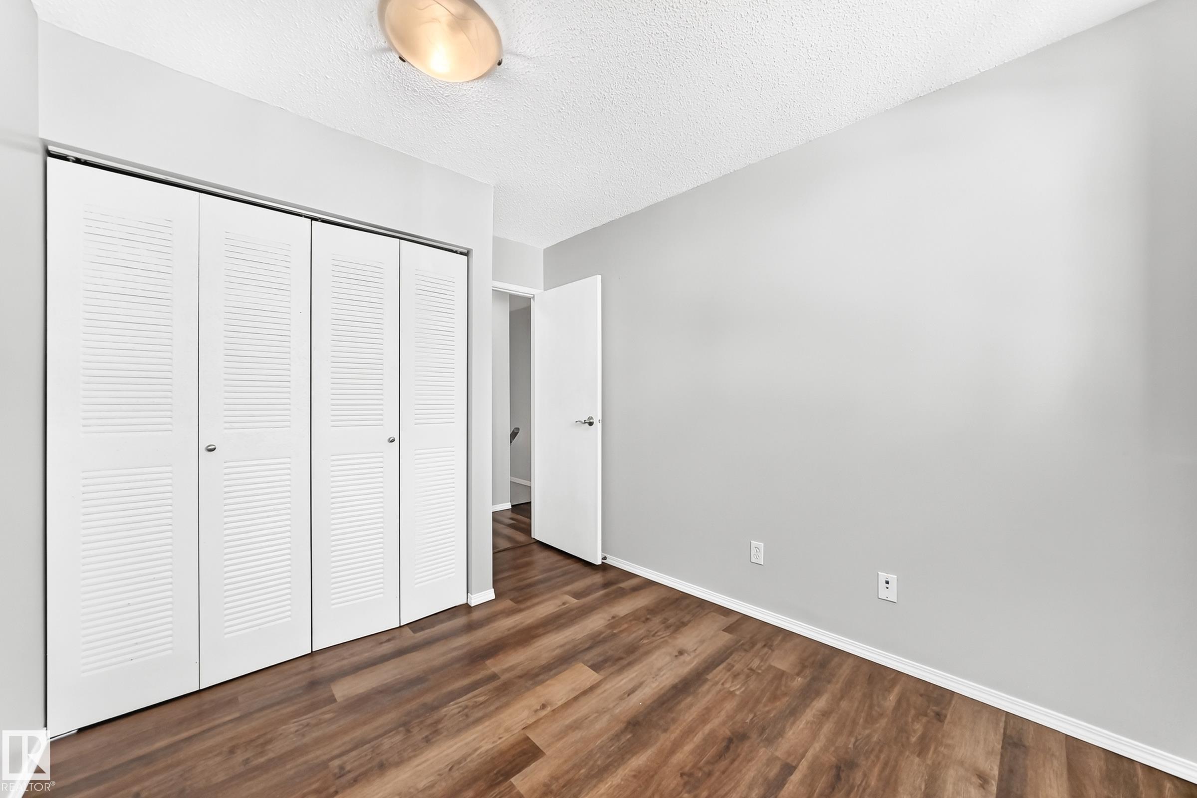 Photo 23 at 22 Woodvale Village NW, Greenview, Edmonton