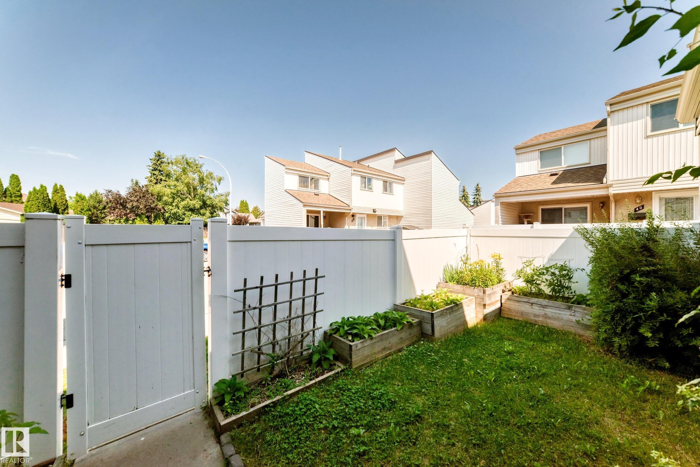 Photo 43 at 22 Woodvale Village NW, Greenview, Edmonton