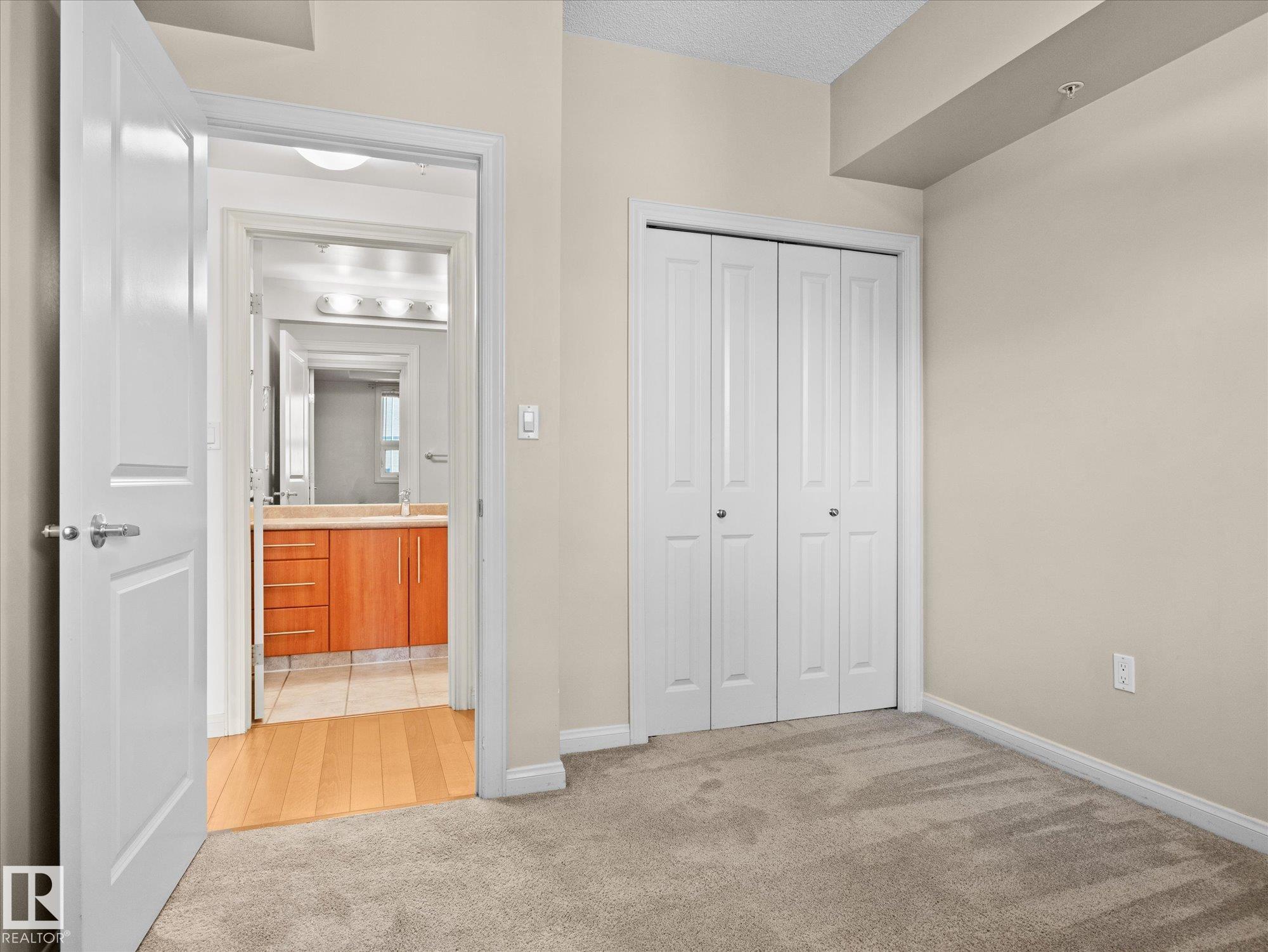 https://zimg.paragon.ice.com/ParagonImages/Property/PM/RAE/225412506/19/0/0/352e6e0fefbe2730c11abf38d3102ca8/1/2b17e9d025fc5659fd377276eb031d0c/225412506-5c17a574-8a18-4ee5-aa60-6425df660175.JPG