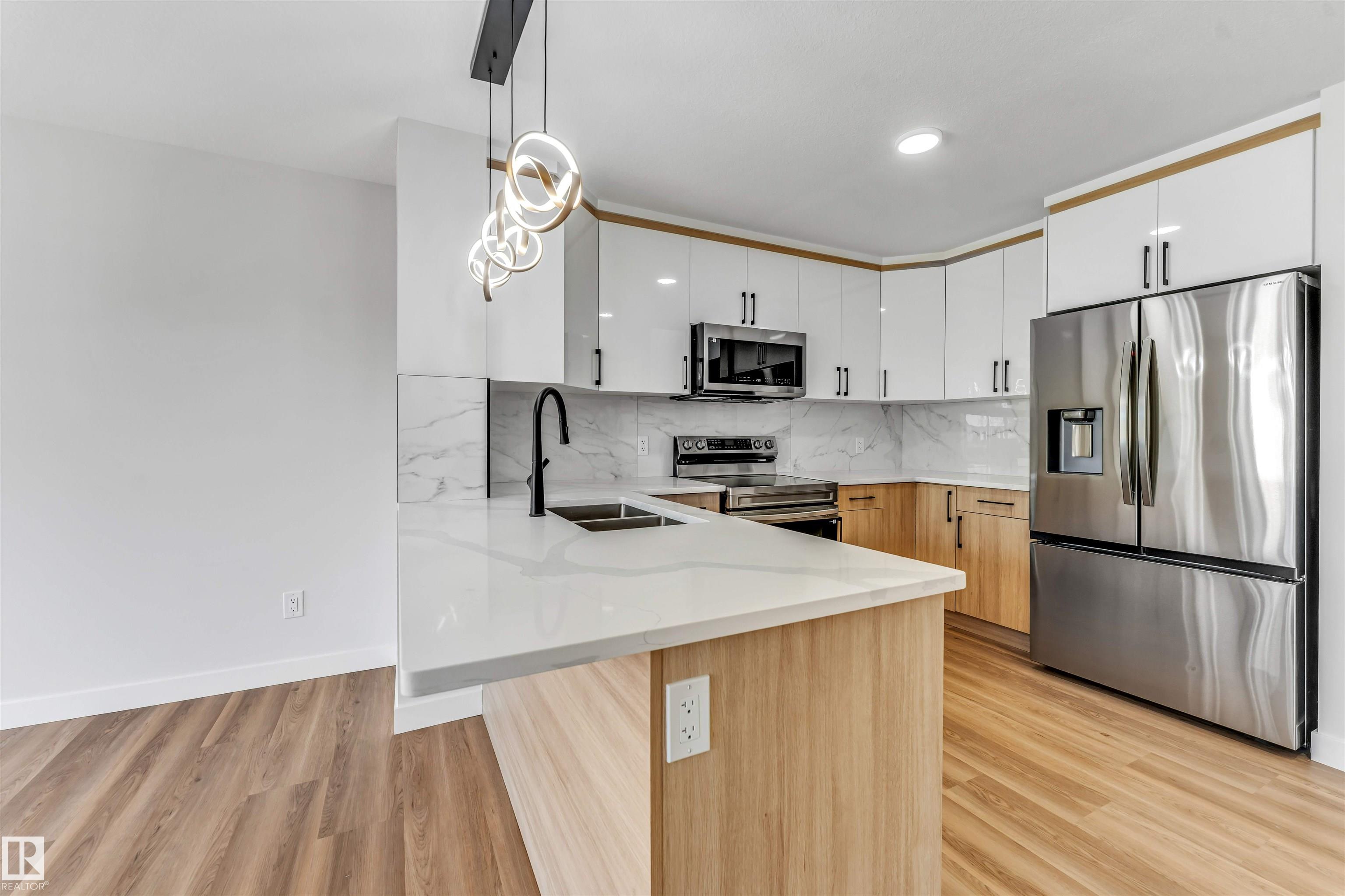 https://zimg.paragon.ice.com/ParagonImages/Property/PM/RAE/225412524/14/0/0/f655d5a888d5d5b17306e6c9ea6d98fb/1/f15a23428426346837aa325e7fa605fa/225412524-ed00f9c5-643a-4d7f-9079-864b4bc6423d.JPG