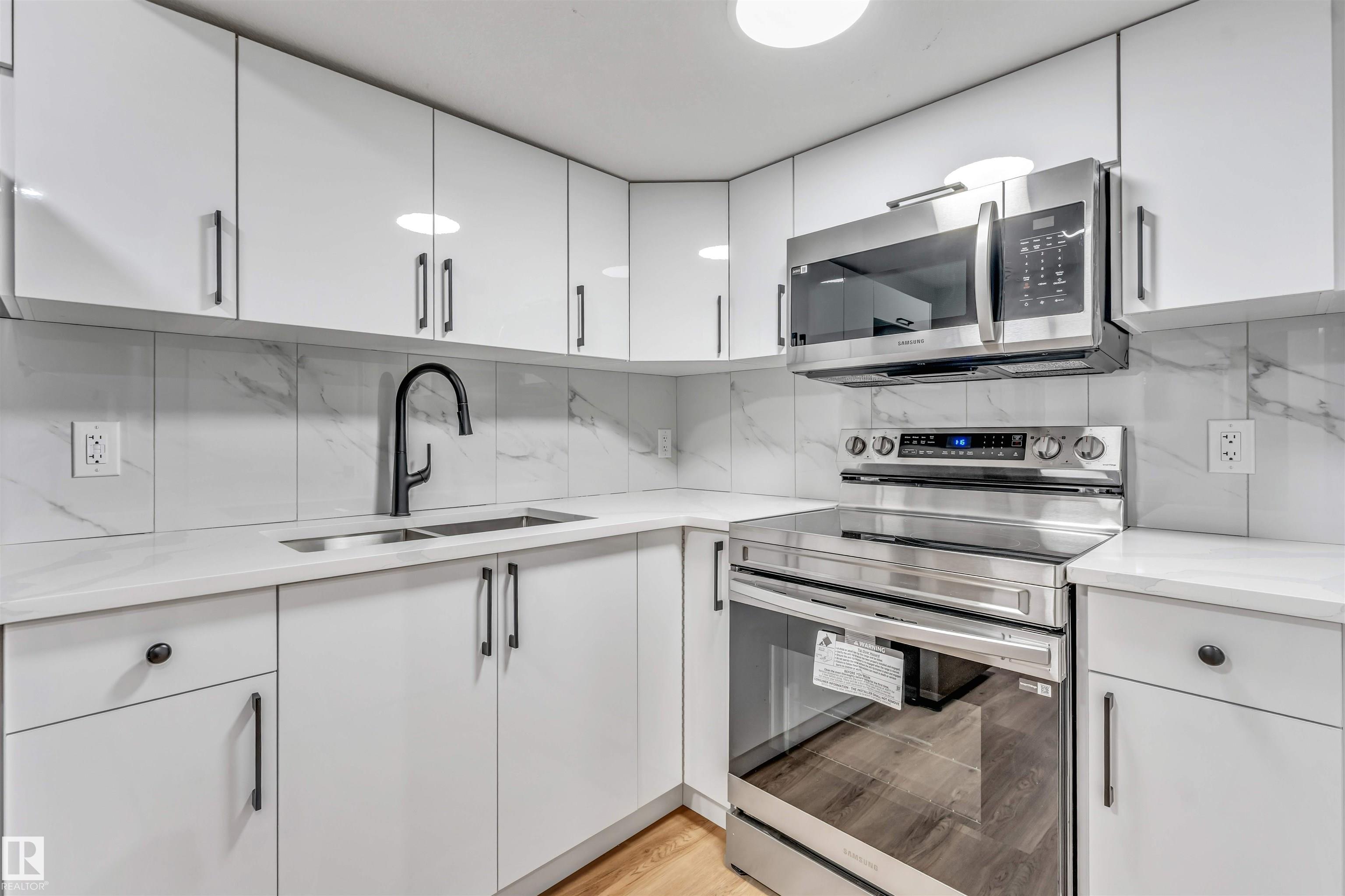 https://zimg.paragon.ice.com/ParagonImages/Property/PM/RAE/225412524/20/0/0/9ab1c2366b010cf162188a032506c9d2/1/f15a23428426346837aa325e7fa605fa/225412524-ca7e32eb-52e0-4742-994e-f60c1a0d3df7.JPG