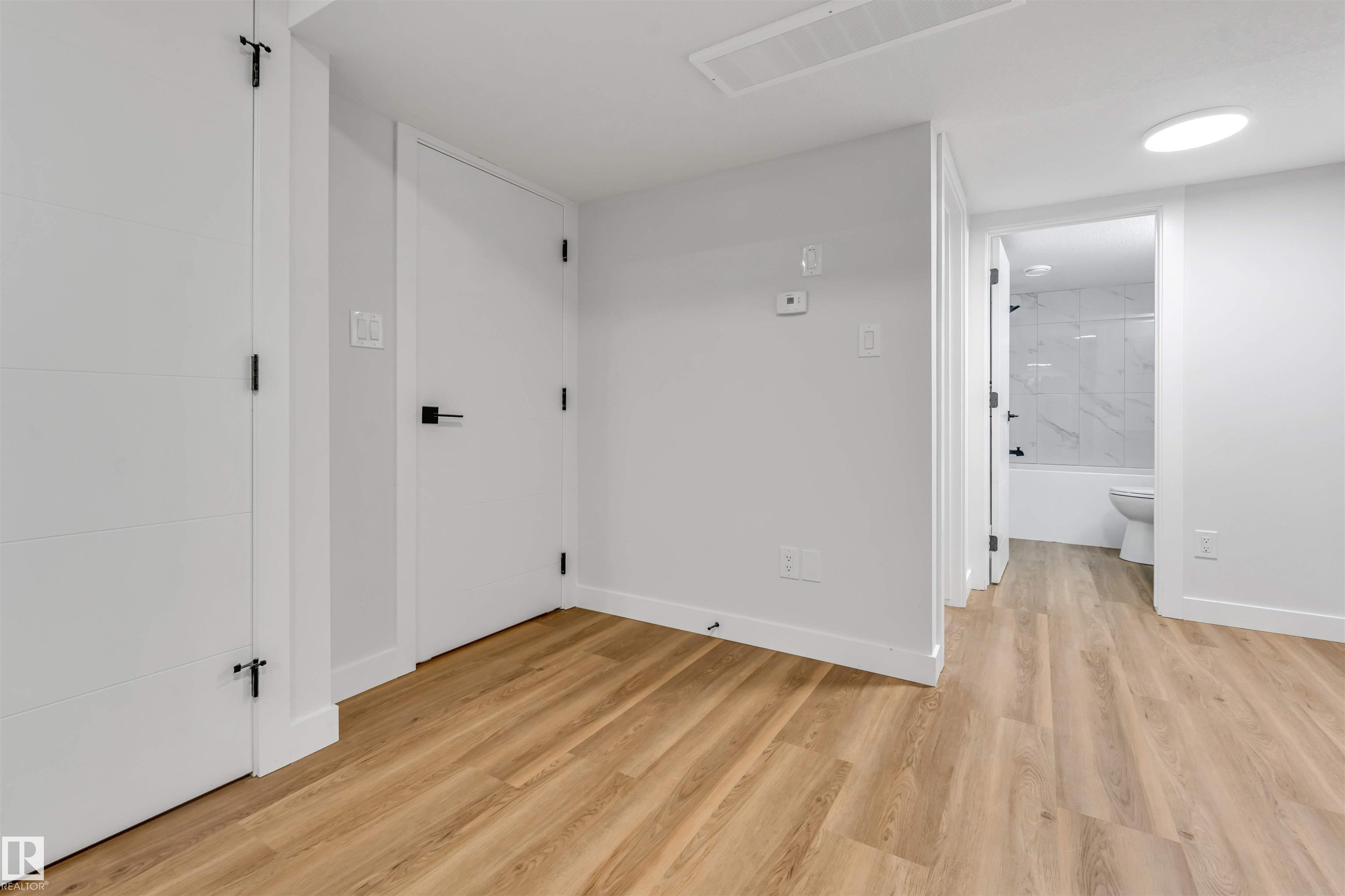 https://zimg.paragon.ice.com/ParagonImages/Property/PM/RAE/225412524/21/0/0/00cd54b4fd269bc7f815431f0d21ec61/1/f15a23428426346837aa325e7fa605fa/225412524-57f89921-a3f3-4045-8355-bfd102866024.JPG