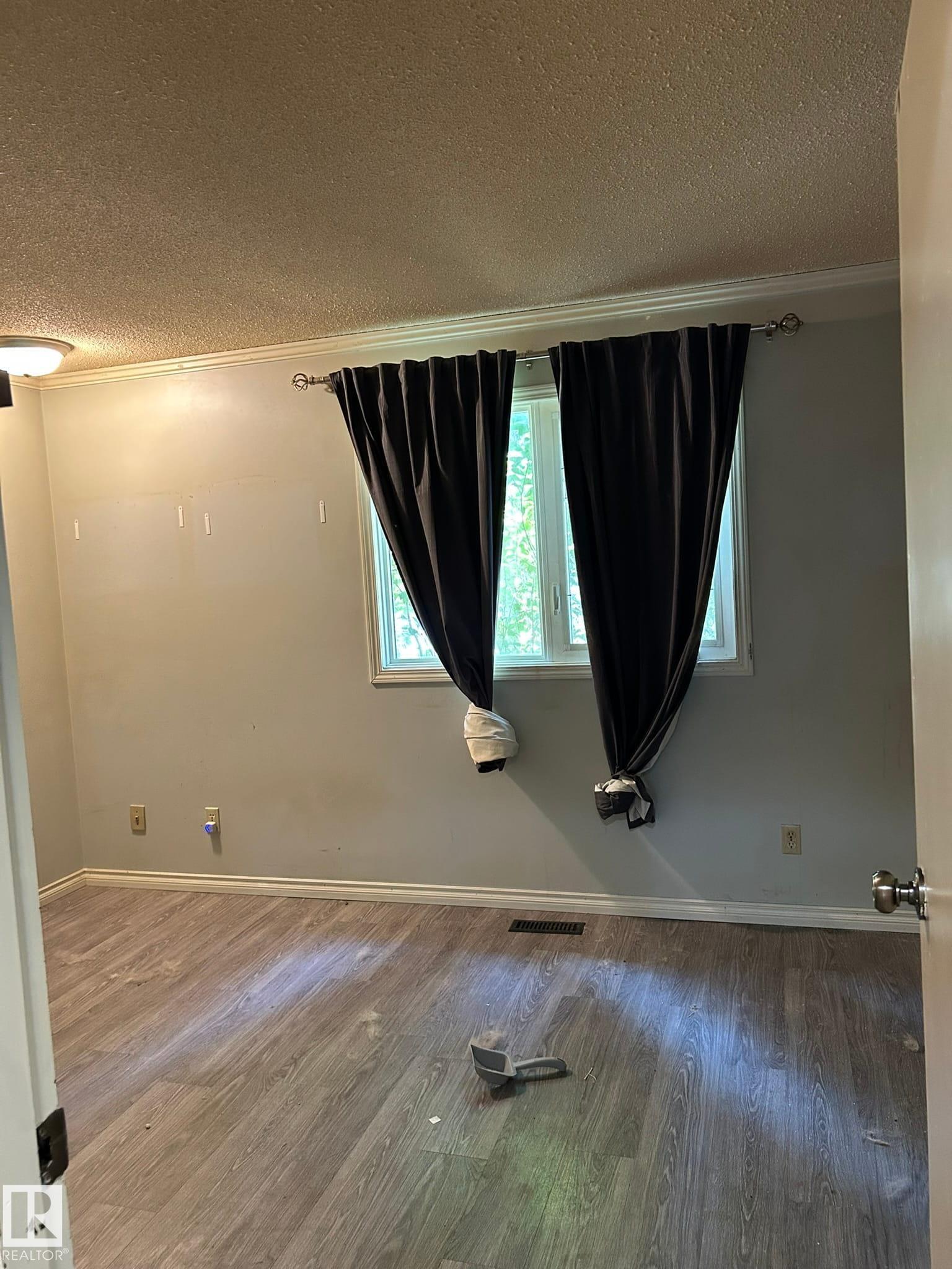 Photo 7 at 16411 106 Street NW, Lorelei, Edmonton