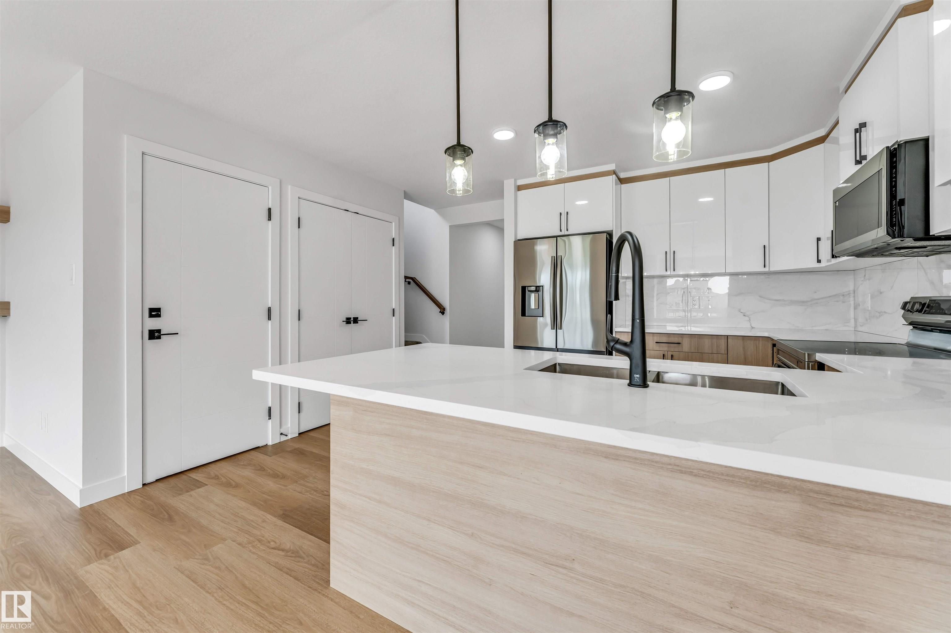 https://zimg.paragon.ice.com/ParagonImages/Property/PM/RAE/225412526/15/0/0/170533d2b1b16b76db6a7b6fb71433f8/1/deea63b99b07f3402c6fc92cc57e801d/225412526-012860bf-9e94-4259-a198-f56c22801077.JPG