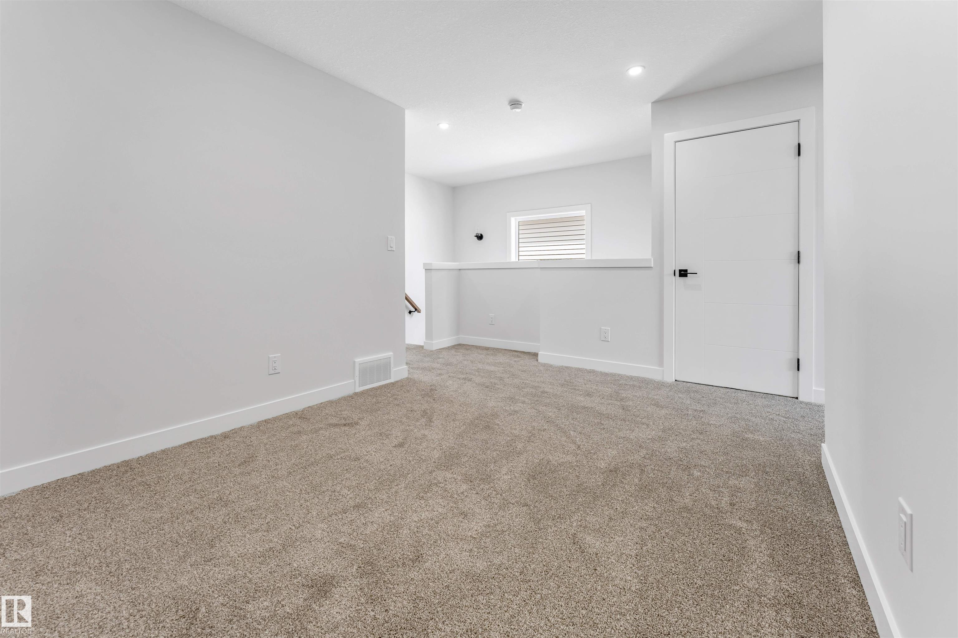 https://zimg.paragon.ice.com/ParagonImages/Property/PM/RAE/225412526/23/0/0/066e3d24e0e8cfb7bc04a2e6e379706a/1/deea63b99b07f3402c6fc92cc57e801d/225412526-4fc76ce3-598a-4945-b3d3-ebdc908e90e2.JPG