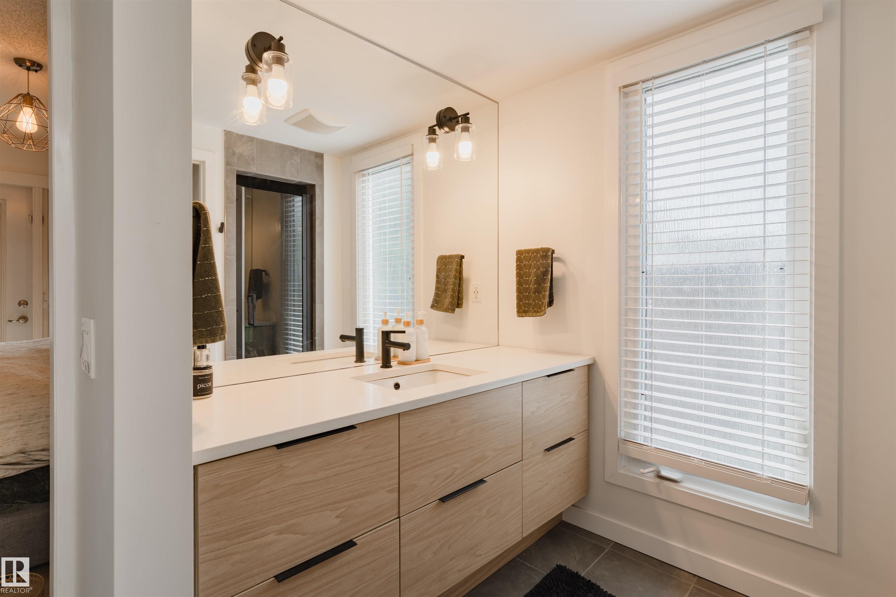 Photo 11 at 13 Flagstone Crescent, Forest Lawn, St. Albert