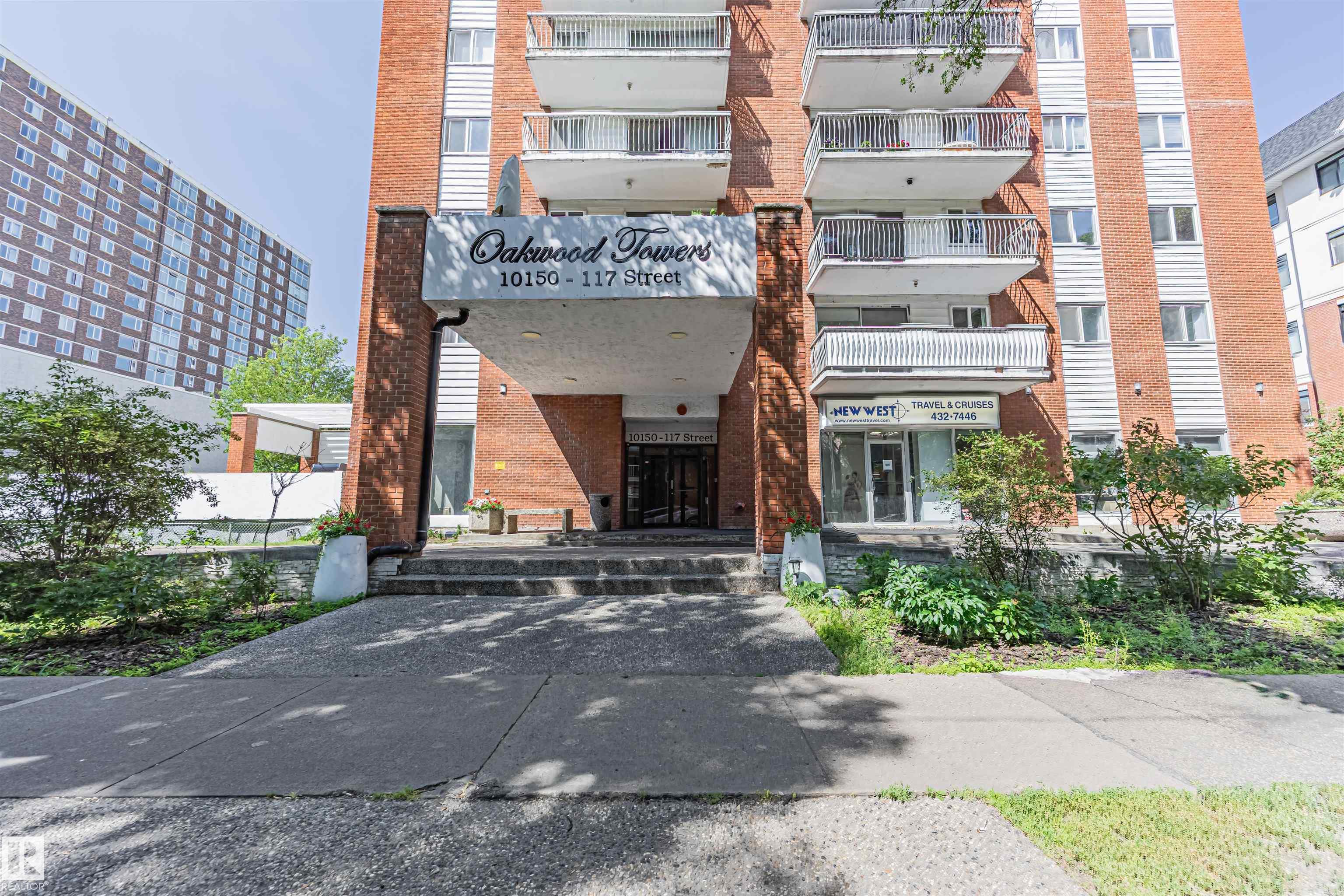 1705 - 10150 117 Street NW, Wîhkwêntôwin, Edmonton