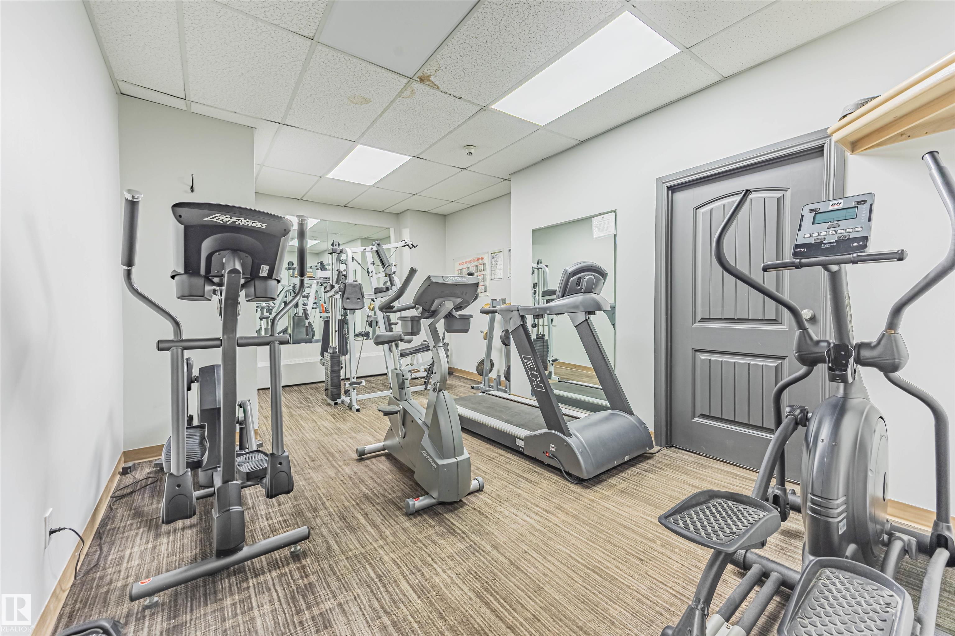1705 - 10150 117 Street NW, Wîhkwêntôwin, Edmonton