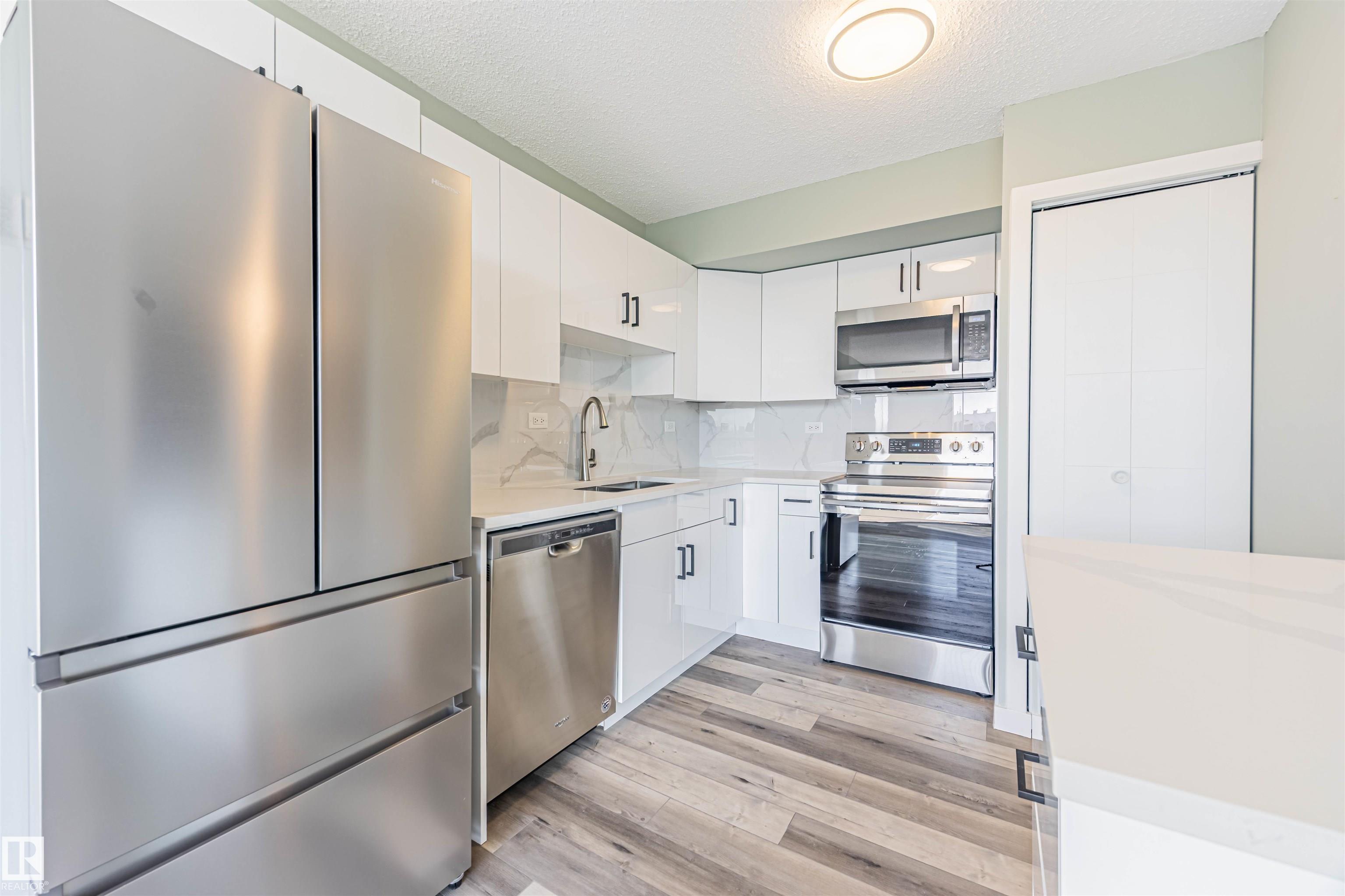 Photo 10 at 1705 - 10150 117 Street NW, Wîhkwêntôwin, Edmonton