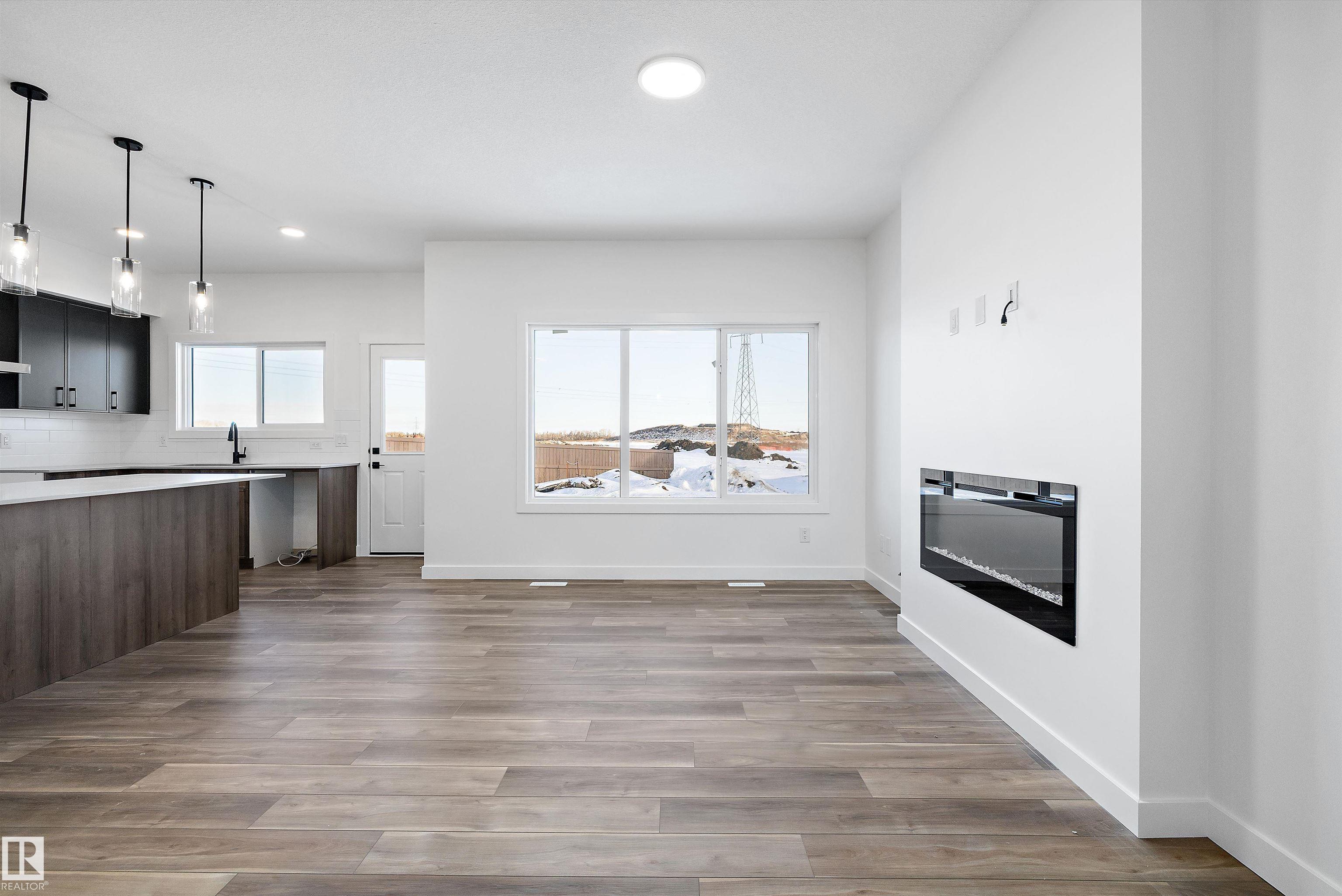 https://zimg.paragon.ice.com/ParagonImages/Property/PM/RAE/225412539/9/0/0/1ab91bb5e6388f17750276dadae86438/1/9999e6063e586deefb79399e658a6ed8/225412539-CC175E2E-FE62-4F3C-B13C-08530BC2A37C.JPG