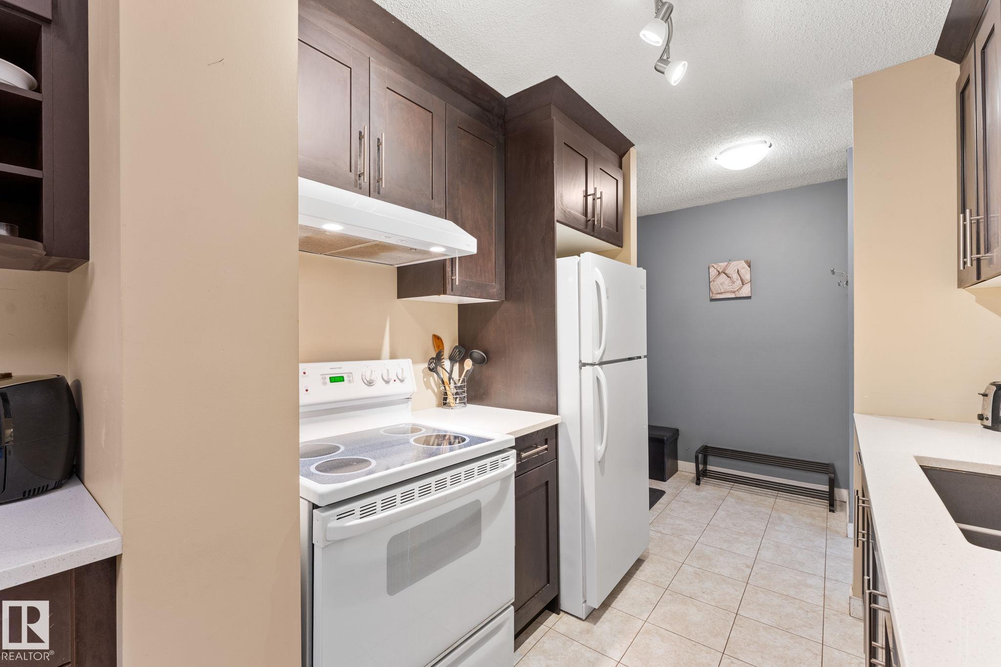 503 - 10175 114 Street NW, Wîhkwêntôwin, Edmonton