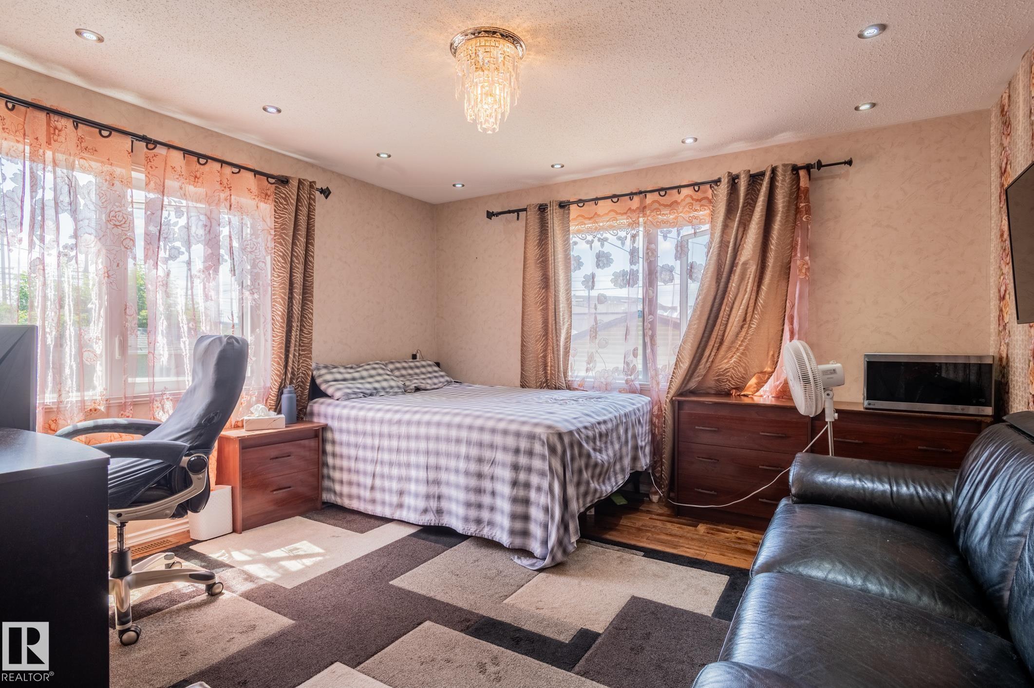 Photo 23 at 11916 71 Street NW, Montrose, Edmonton