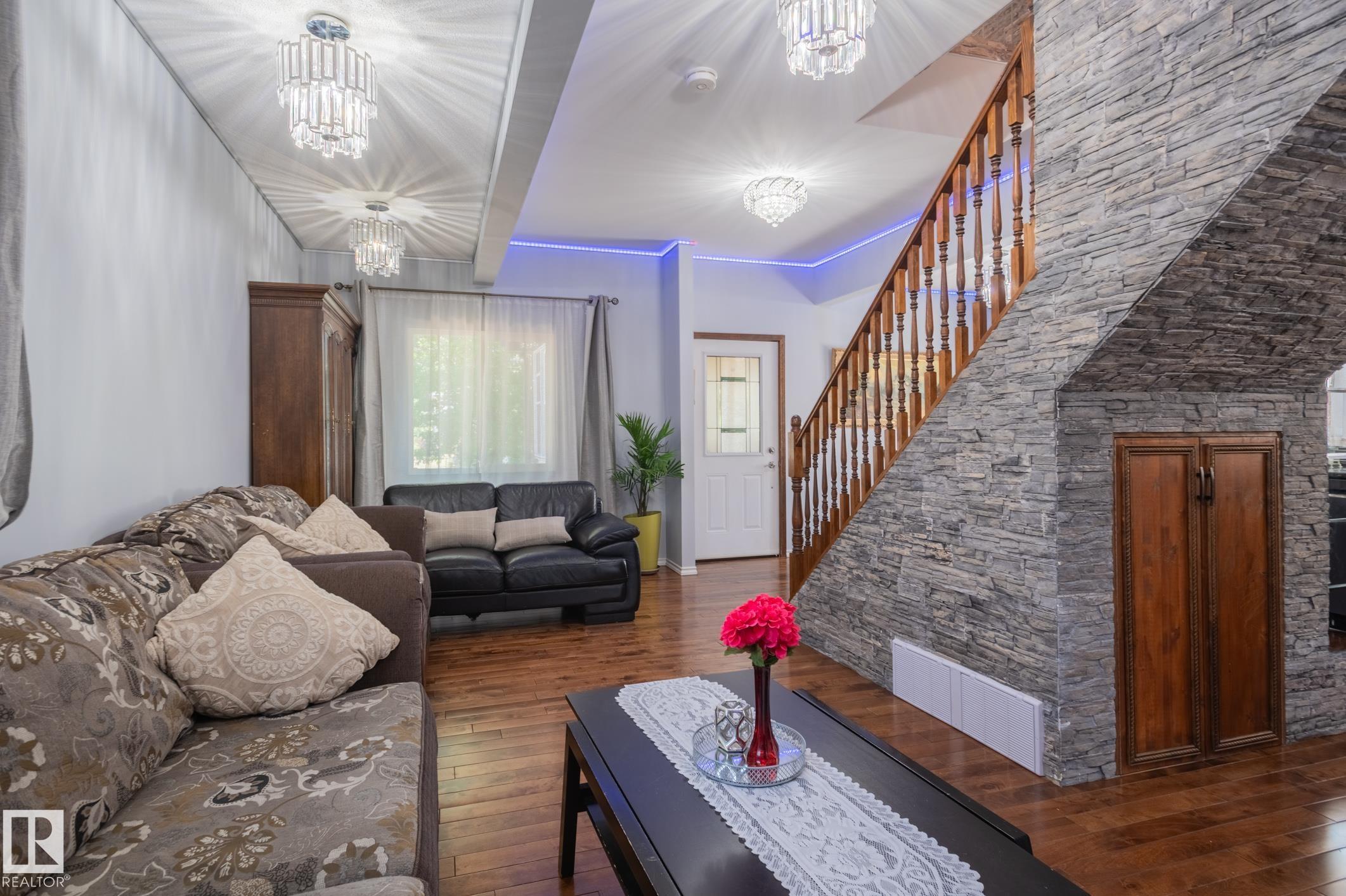 Photo 8 at 11916 71 Street NW, Montrose, Edmonton