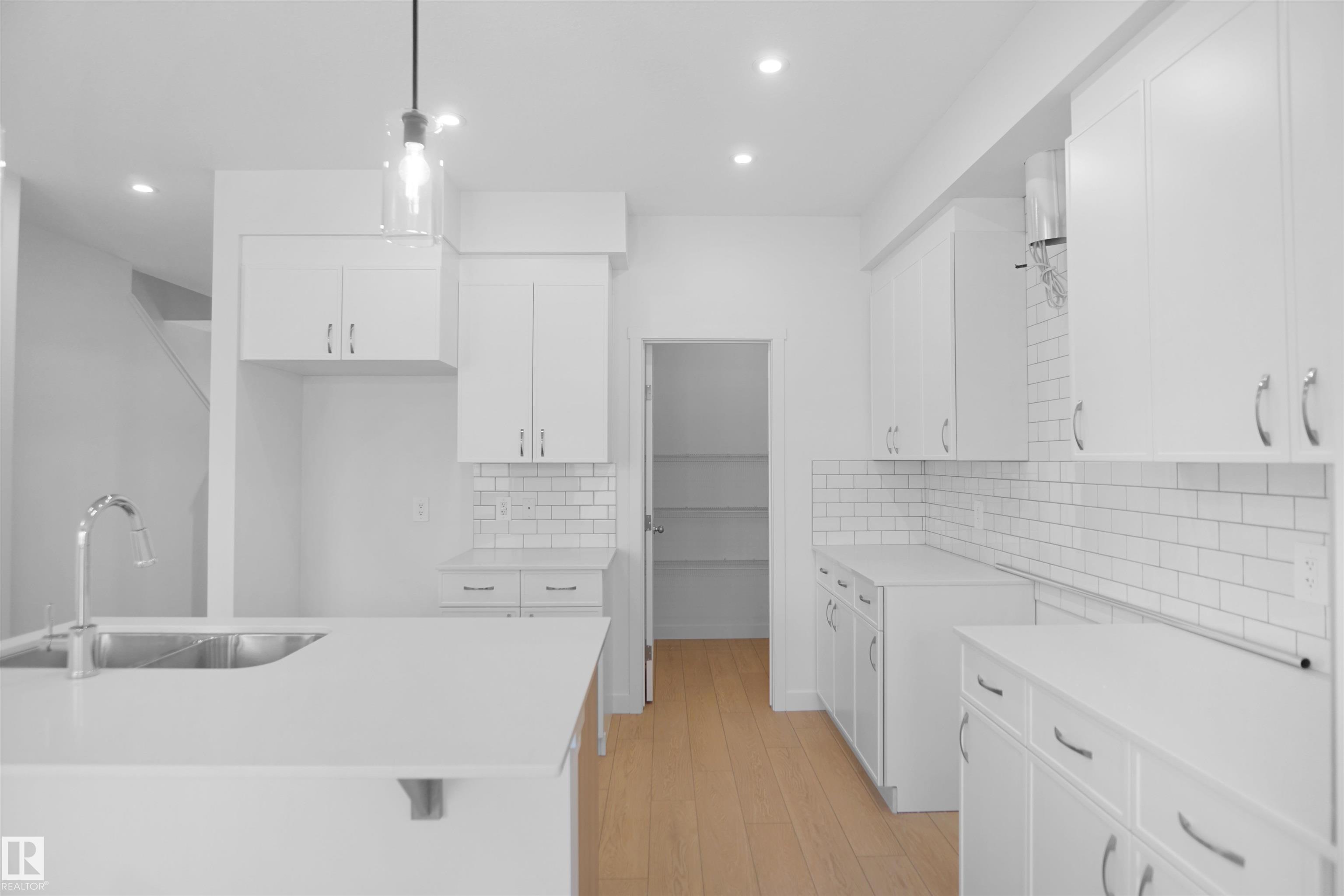 Photo 10 at 4643 Kinsella Landing SW, Keswick, Edmonton