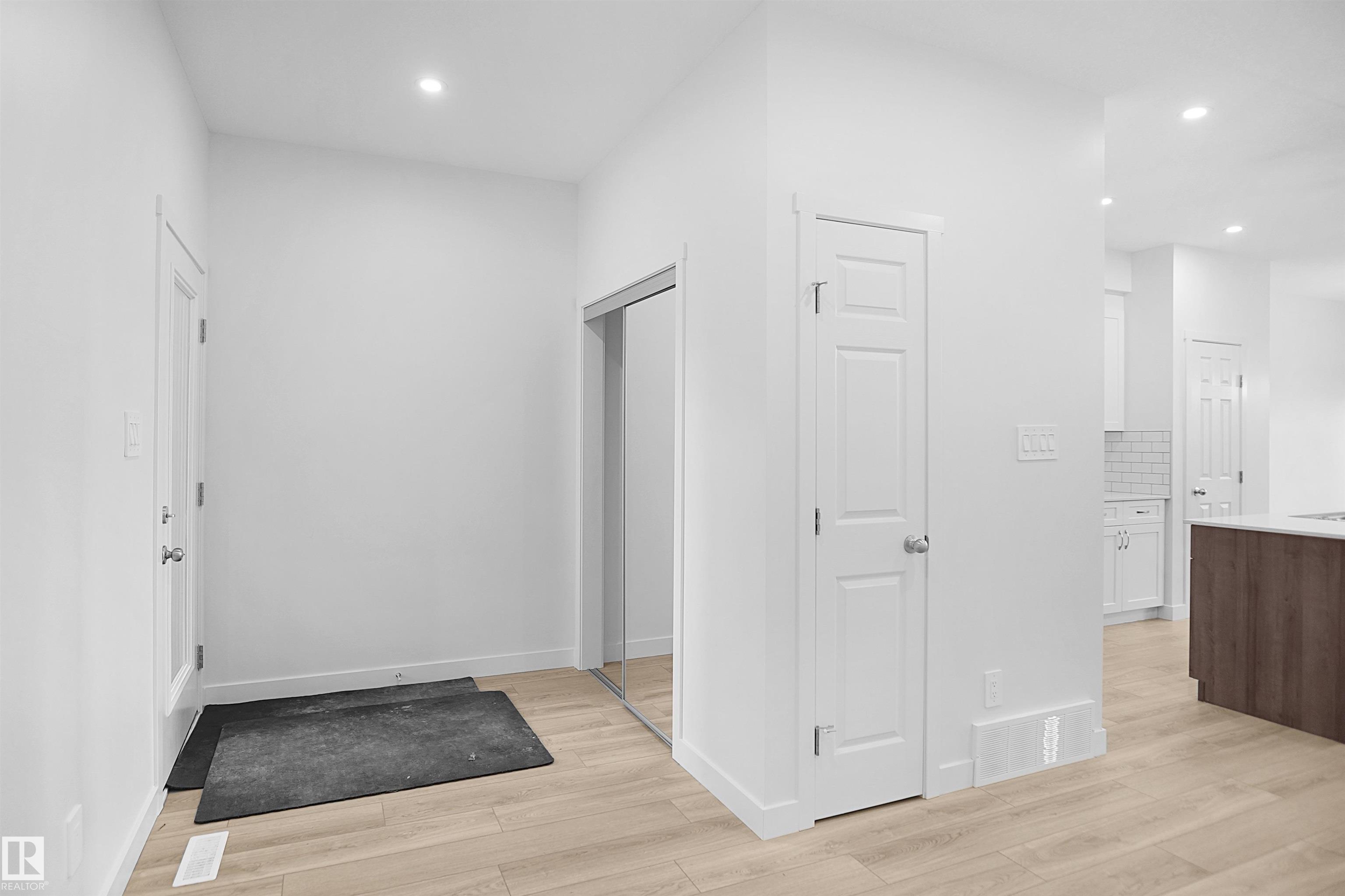 https://zimg.paragon.ice.com/ParagonImages/Property/PM/RAE/225412553/1/0/0/361aa3b7fdbe94f55d6446186f19ae27/1/f471967443f73ee1fb3ba6b5b9fdf460/225412553-DF014B1B-472D-4E8F-A615-12C12FF55864.JPG