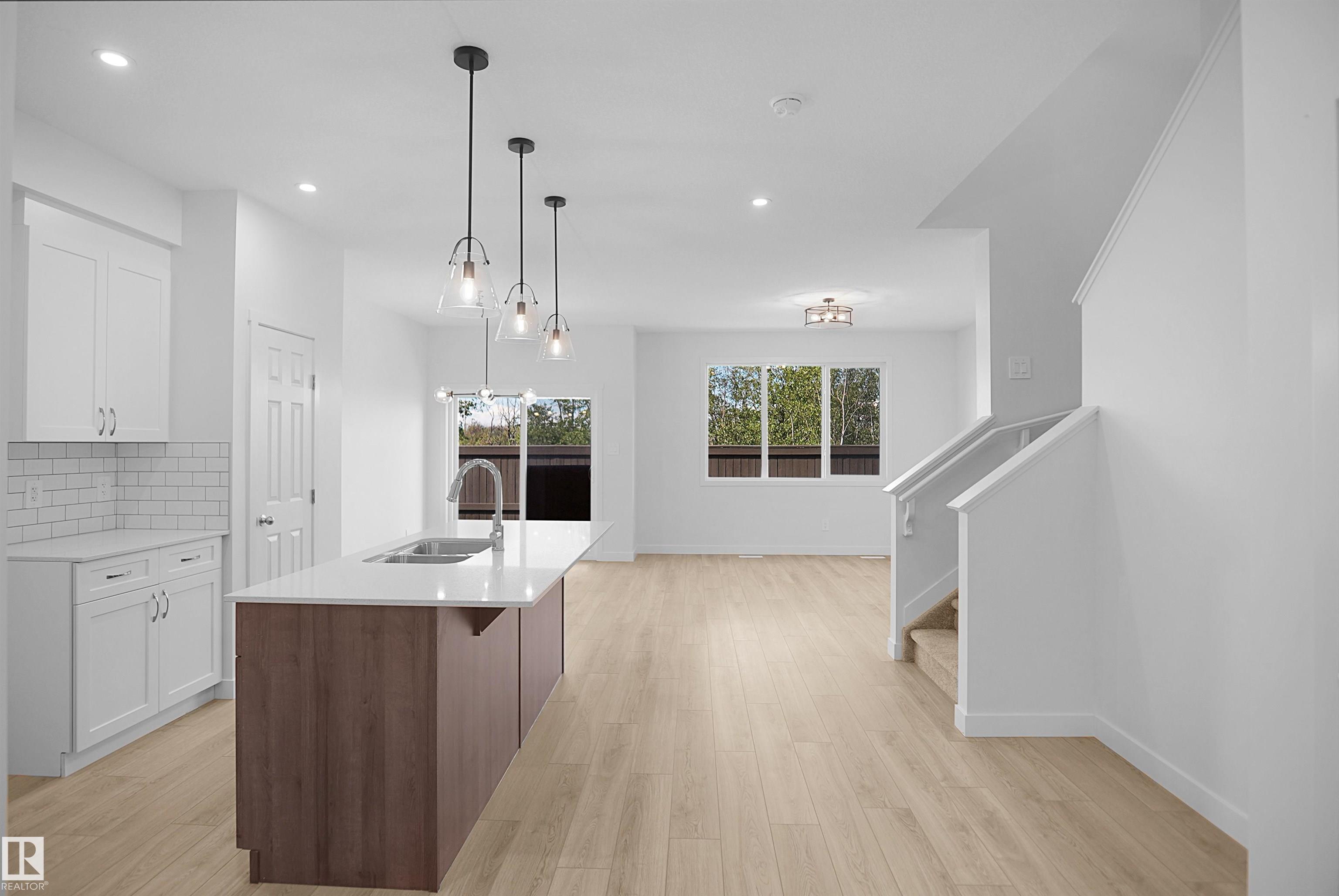 https://zimg.paragon.ice.com/ParagonImages/Property/PM/RAE/225412553/10/0/0/988d831b255bdfb194006c604ddcd0bc/1/f471967443f73ee1fb3ba6b5b9fdf460/225412553-2A4D54C1-C7F4-4C39-8B10-07631D097EAD.JPG
