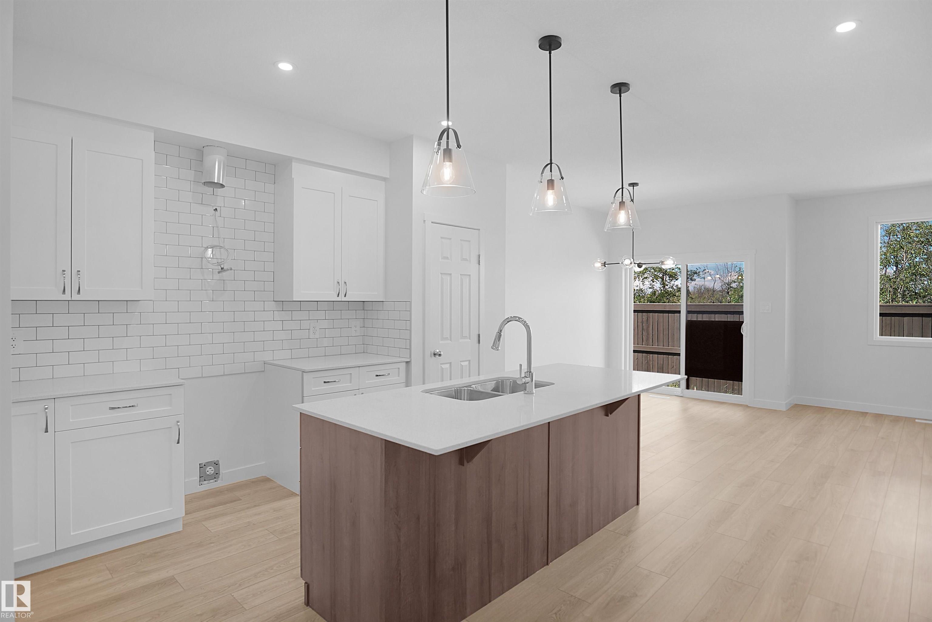 https://zimg.paragon.ice.com/ParagonImages/Property/PM/RAE/225412553/11/0/0/5eae80abc505a1edb6583a0e3b777964/1/f471967443f73ee1fb3ba6b5b9fdf460/225412553-ED40C524-6FC6-4F67-BB4D-15E363576ACA.JPG