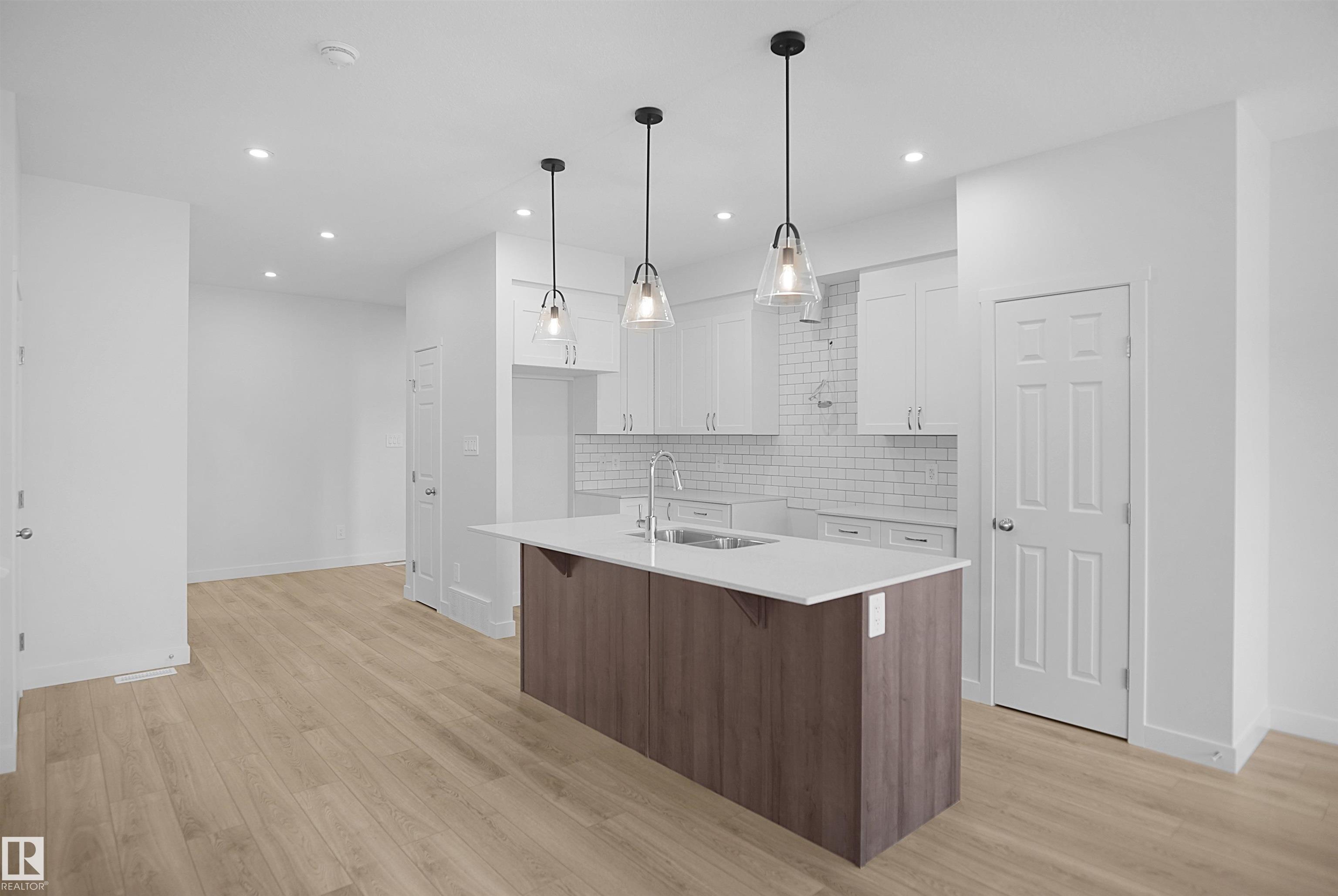 https://zimg.paragon.ice.com/ParagonImages/Property/PM/RAE/225412553/13/0/0/d296b8cf1c229b459e264e7dd2da0f9c/1/f471967443f73ee1fb3ba6b5b9fdf460/225412553-1CE9CE10-E367-43ED-9EB9-42E36C923A40.JPG