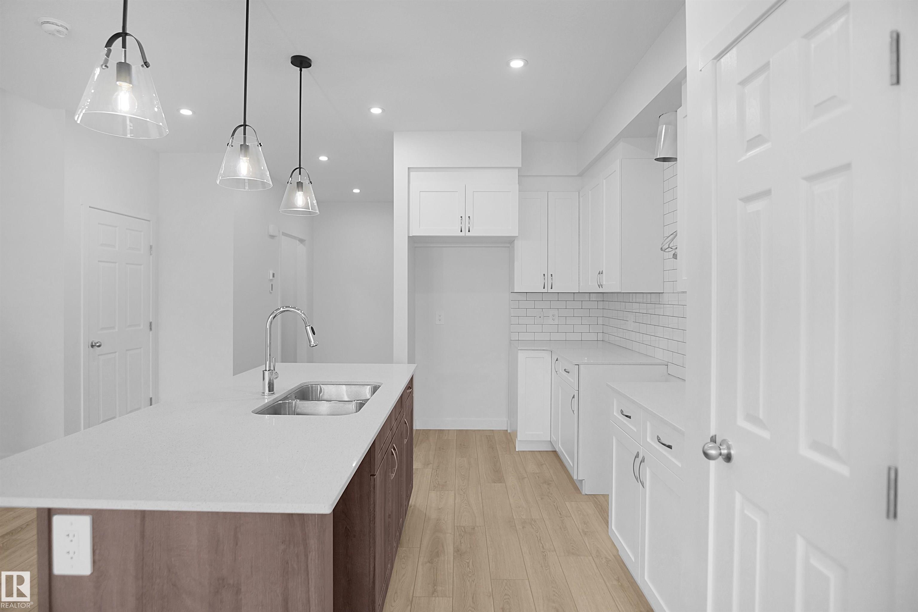 https://zimg.paragon.ice.com/ParagonImages/Property/PM/RAE/225412553/14/0/0/a3996267435099c53727d475e1044526/1/f471967443f73ee1fb3ba6b5b9fdf460/225412553-D1600793-91DF-410E-9830-1ADF6627C696.JPG