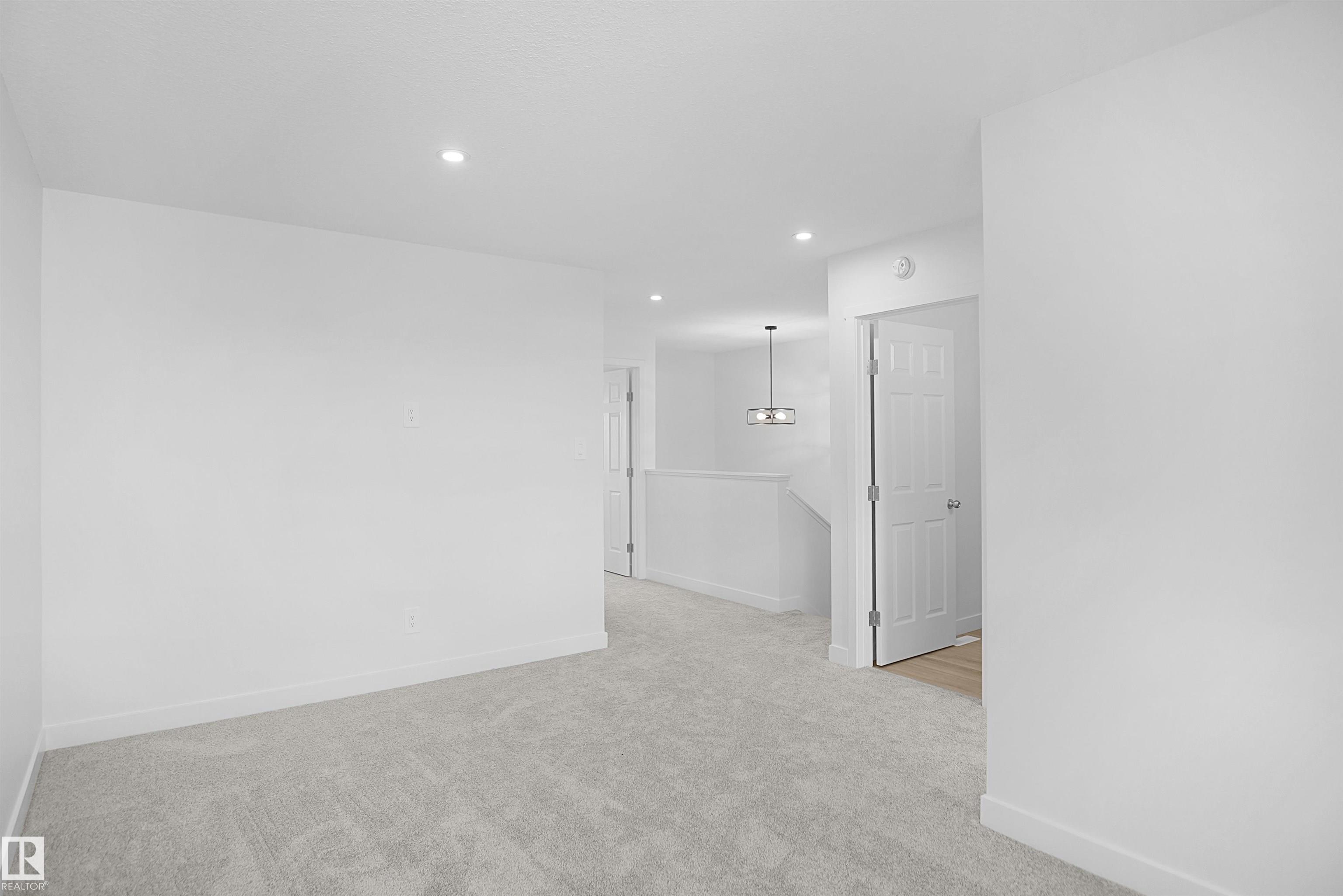 https://zimg.paragon.ice.com/ParagonImages/Property/PM/RAE/225412553/19/0/0/c1d1db96140b5d499555f9e8597574fb/1/f471967443f73ee1fb3ba6b5b9fdf460/225412553-6C9C4DCB-ADFD-4335-AB82-30EB85C1FBD4.JPG