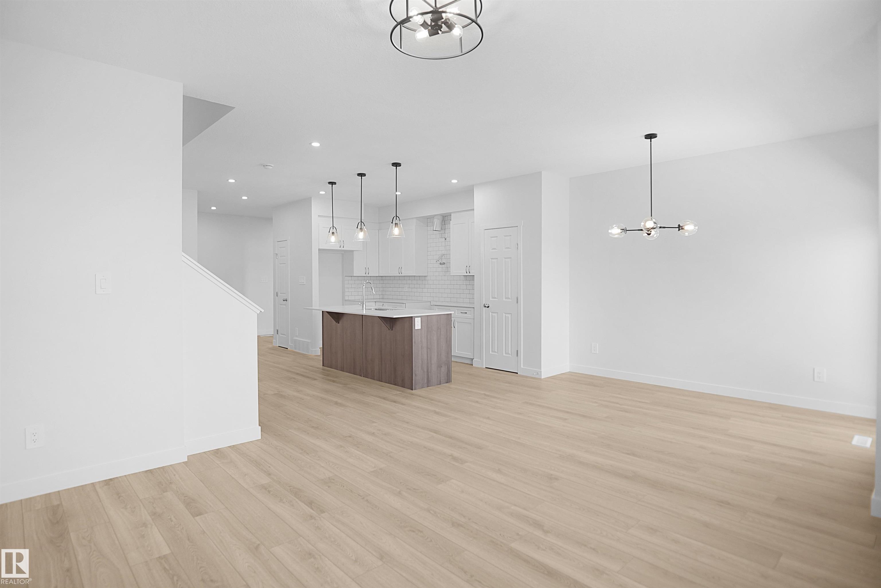 https://zimg.paragon.ice.com/ParagonImages/Property/PM/RAE/225412553/7/0/0/4346dcb8ba64d760c269290501516600/1/f471967443f73ee1fb3ba6b5b9fdf460/225412553-A4F81258-0574-446A-9624-46C962A86096.JPG