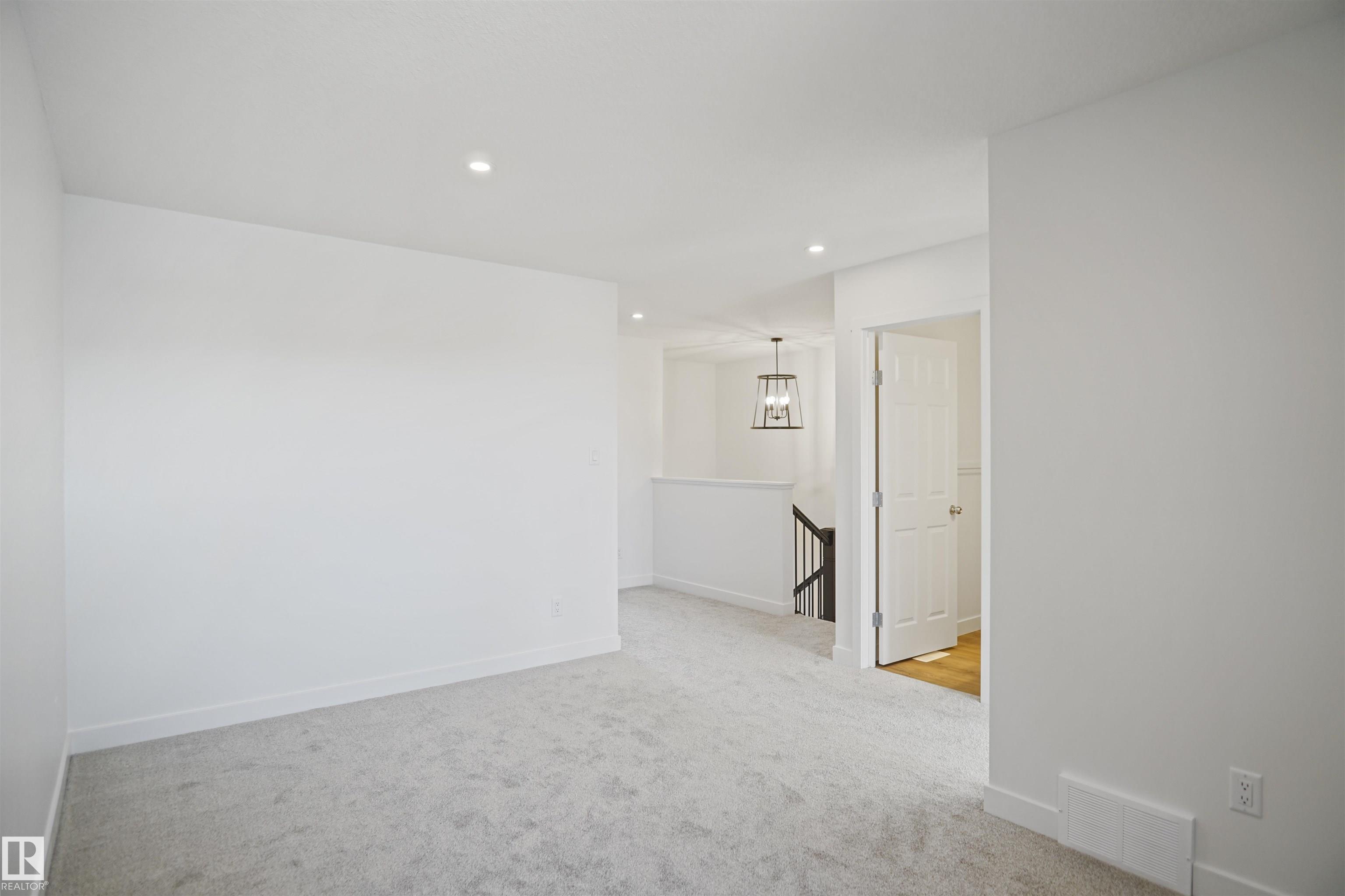 https://zimg.paragon.ice.com/ParagonImages/Property/PM/RAE/225412554/12/0/0/41d2b0df009782b2b7e10828160c2f04/1/091872aa1f598ec59956bc4c1de32275/225412554-708E370D-390F-459D-B25B-0D16719D5F41.JPG