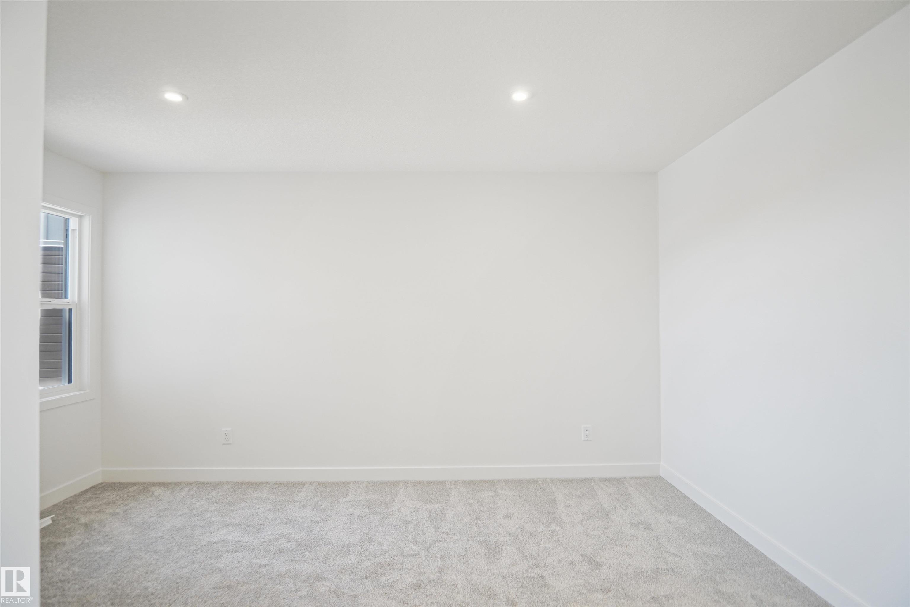 https://zimg.paragon.ice.com/ParagonImages/Property/PM/RAE/225412554/24/0/0/09cd327cab5583048dcb6e387c4e22bd/1/091872aa1f598ec59956bc4c1de32275/225412554-AD13D611-8F09-4552-A8E1-CA2BC68B9C44.JPG
