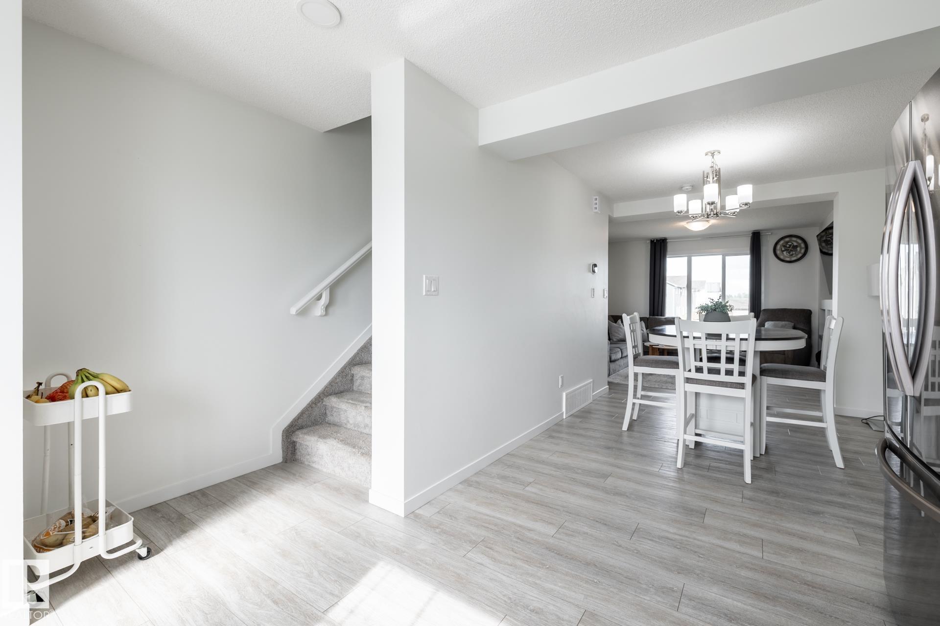 https://zimg.paragon.ice.com/ParagonImages/Property/PM/RAE/225412558/14/0/0/1fb0b4071874e49ad7b467ad6f7922ca/1/8009bb64788d75d4dcb3c972bb206a84/225412558-1DDD6984-B489-4EB1-A85C-E7E0AF9E7AC9.JPG