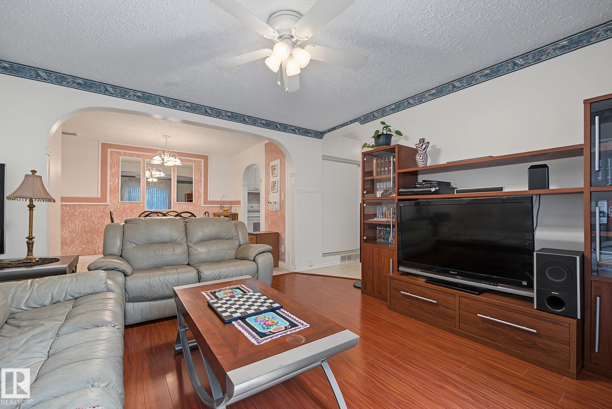 https://zimg.paragon.ice.com/ParagonImages/Property/PM/RAE/225412563/15/0/0/f540dc473b7e68e0aa9138b4c6bfcfba/1/6bc1447a3e982f1776bffa17ddd44f43/225412563-e7bc3131-c884-4dd6-a625-a1a0d95a518f.JPG