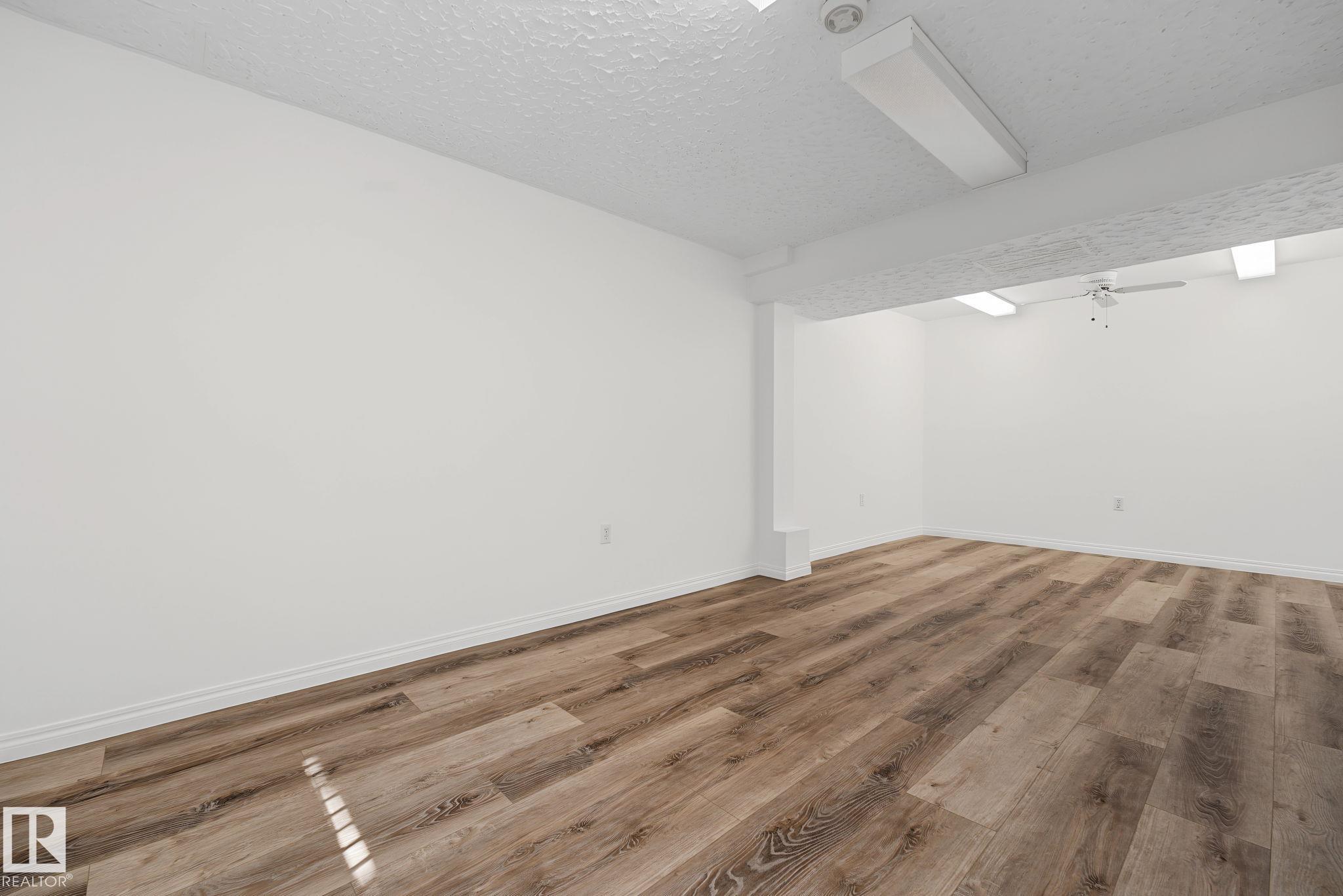 https://zimg.paragon.ice.com/ParagonImages/Property/PM/RAE/225412563/34/0/0/dd3198aabafbc51995c975597632ffed/1/6bc1447a3e982f1776bffa17ddd44f43/225412563-166f3a4c-8895-432c-b26e-ebd6e9dd3ff2.JPG